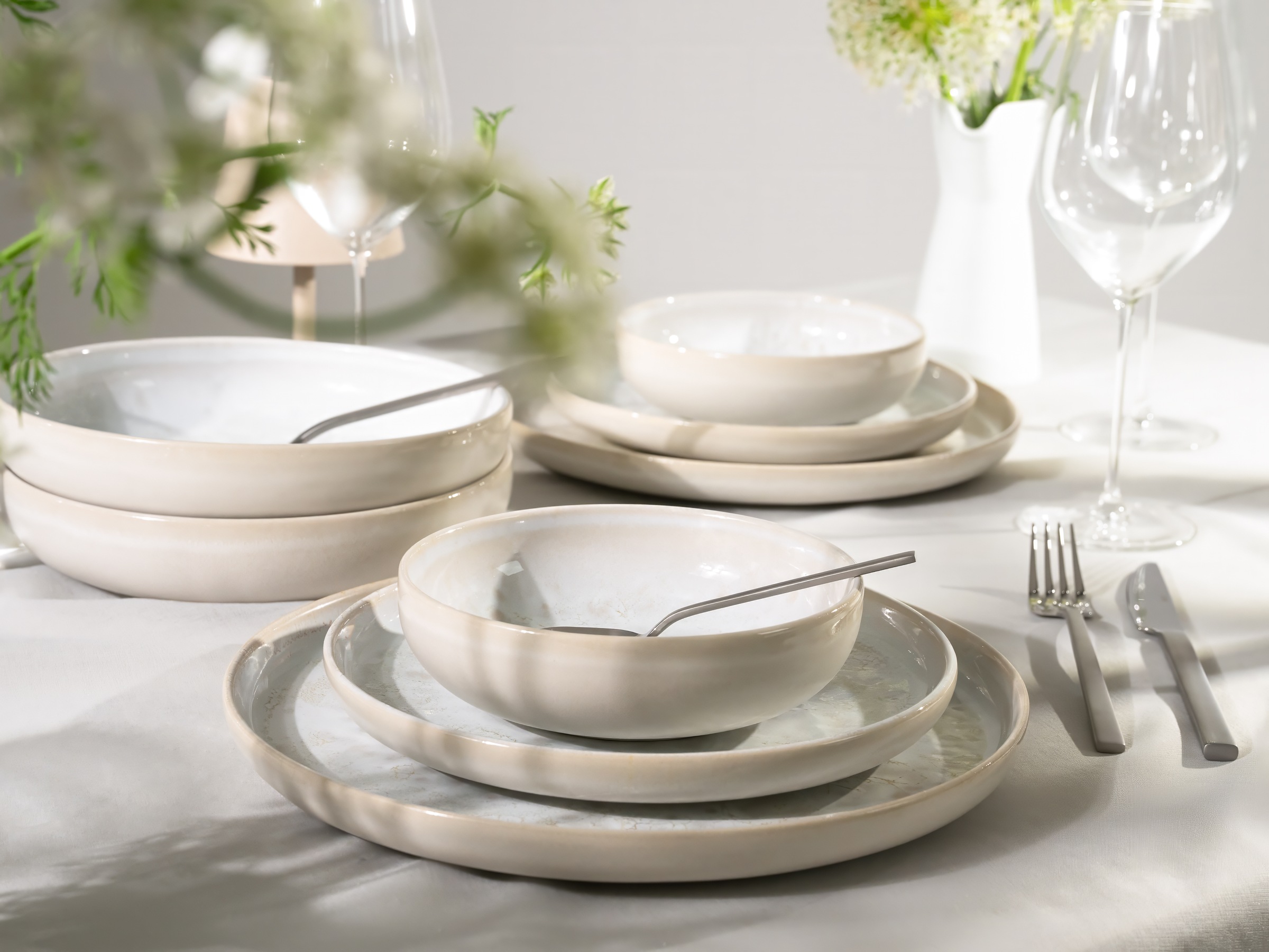 CreaTable Teller-Set »Yuki, Geschirr-Set, 8-tlg.« Sanfter Weißton, Spülmaschinengeeignet, mikrowellengeeignet