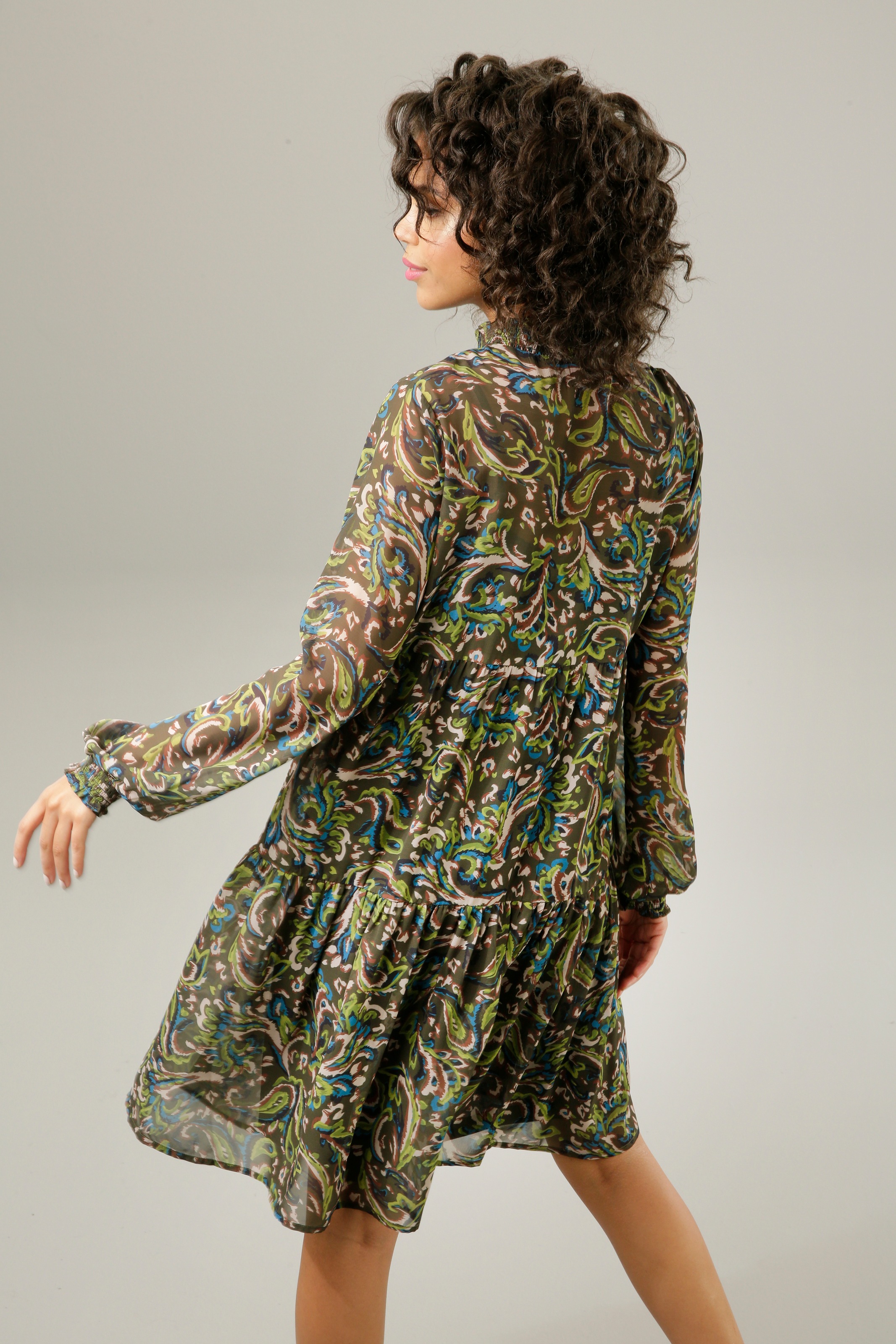 Aniston CASUAL Blusenkleid, für NEUE BAUR | Druck KOLLEKTION - mit bestellen graphischem farbenfrohem