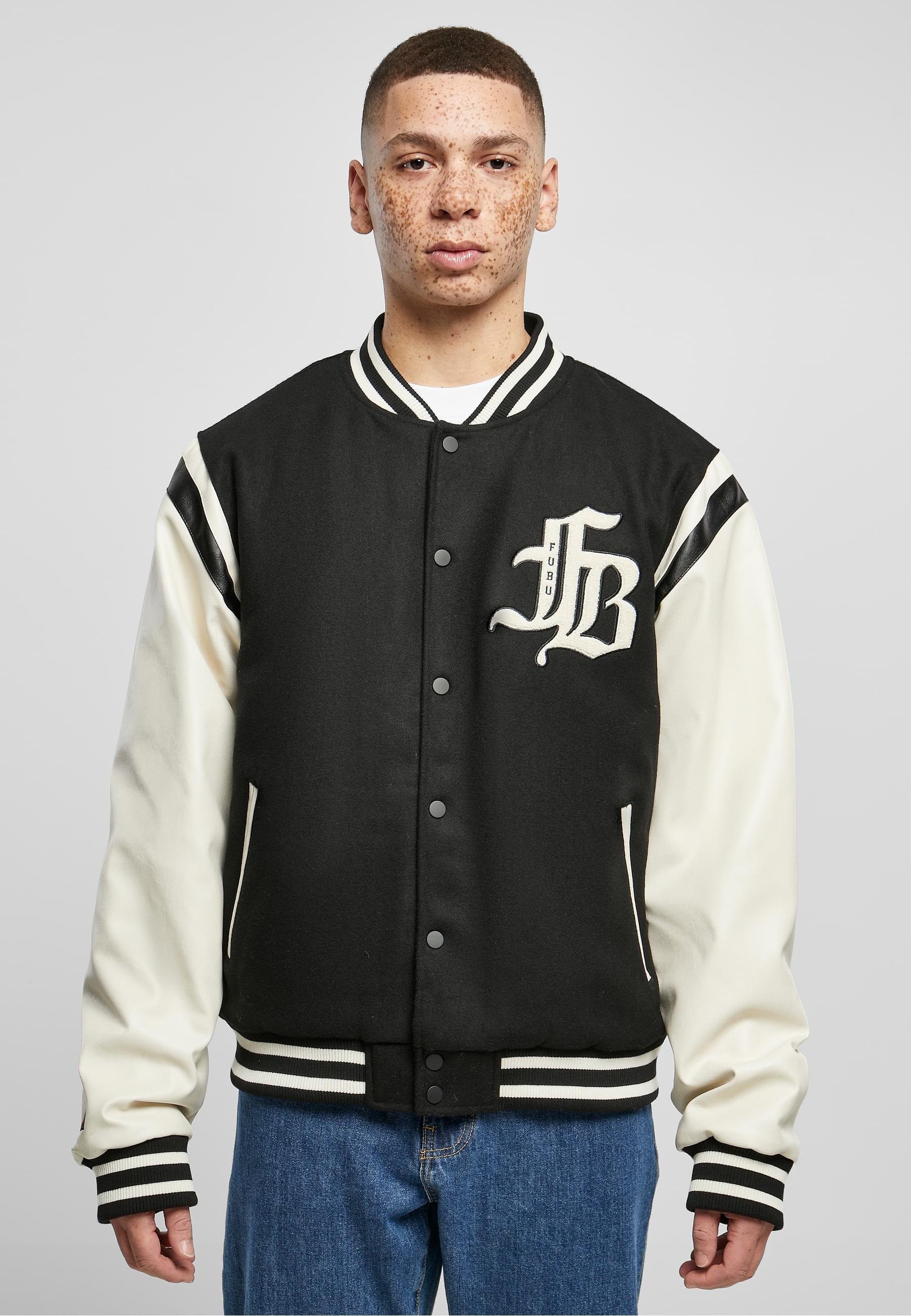 Fubu Allwetterjacke »Fubu Herren FM231-021-1 FUBU Old English Varsity Jacket« 1 Stk. tlg. ohne Kapuze