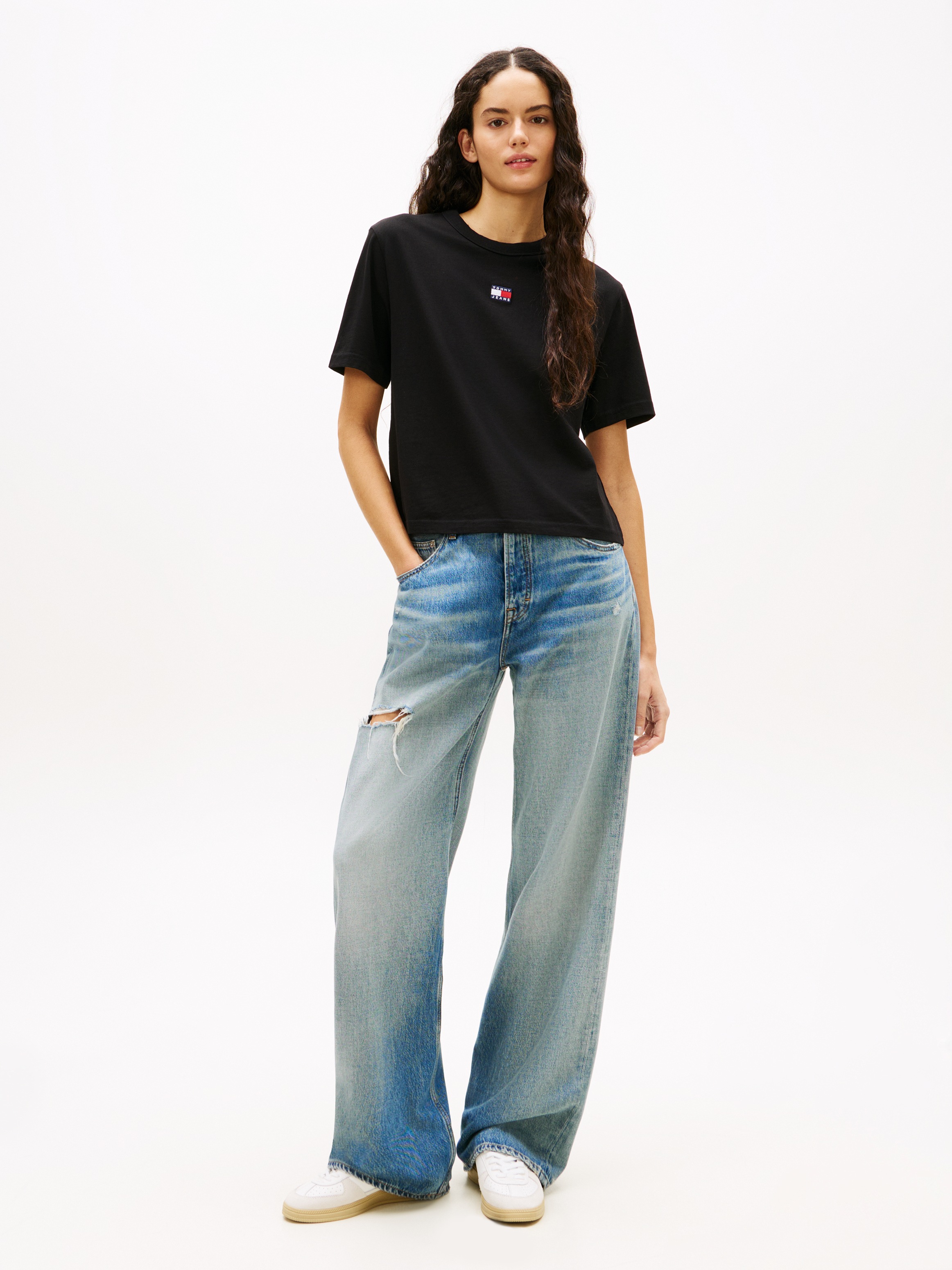 Tommy Jeans Kurzarmshirt »TJW BXY BADGE TEE EXT« im Boxy Fit
