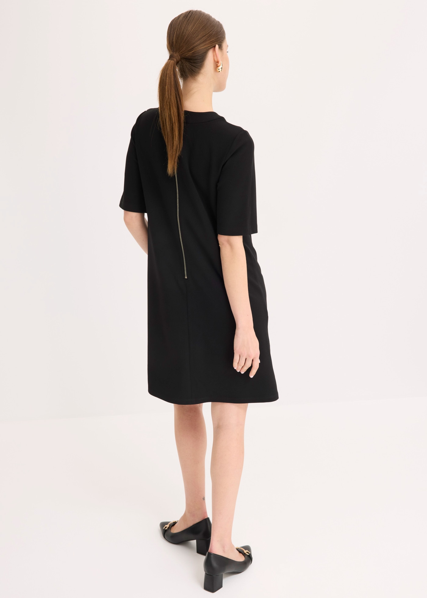 bonprix Midikleid loose fit, Kurzarm-Design, aus Polyester und Elasthan, Midilänge