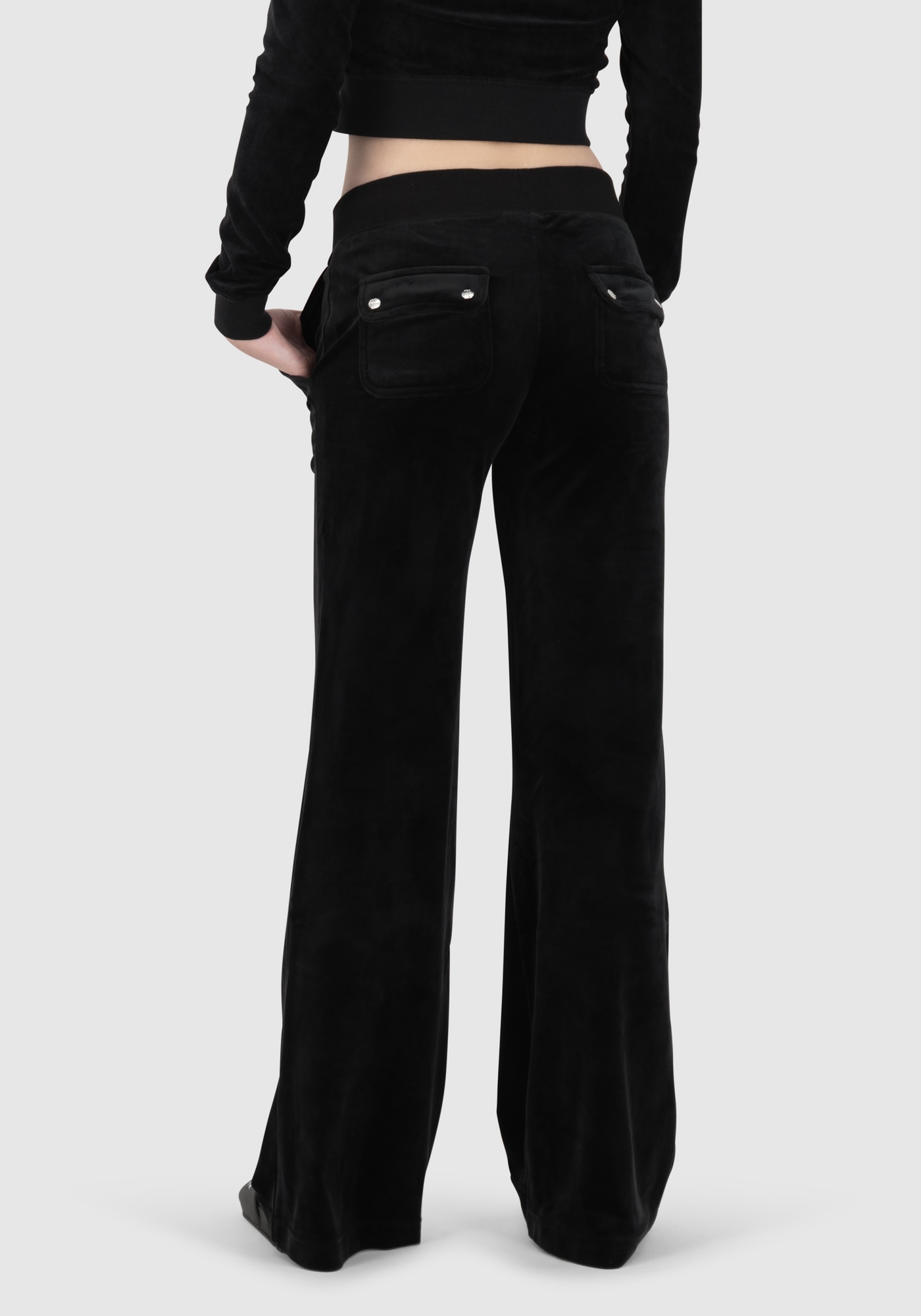 Juicy Couture Sweathose »LAYLA LOW RISE POCKETED FLARE PANT Damen«, Trainingshose Damen, Sweathose, Velour, Jogginghose mit Glitzer, Sale