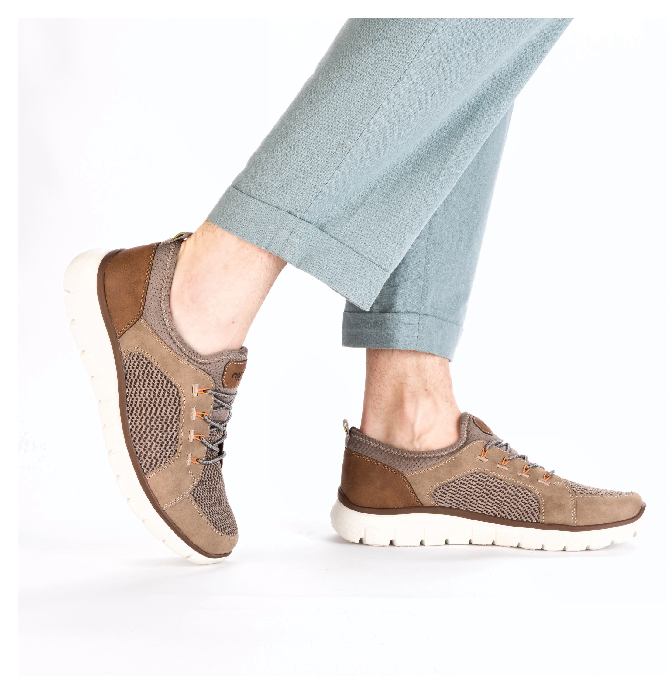 Rieker Slip-On Sneaker, Schlupfschuh, Slipper, Freizeitschuh, Gummizug und helle Laufsohle