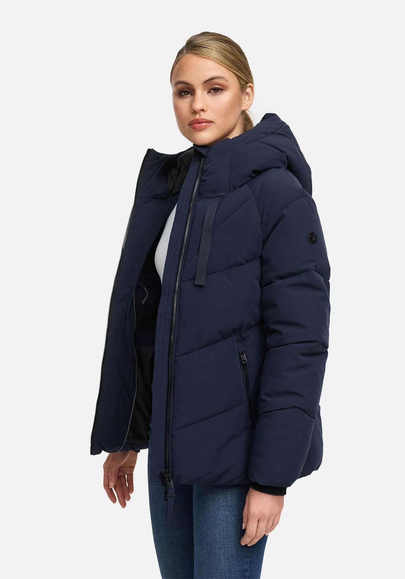 Marikoo Winterjacke »Kwamee«, Schräg gesteppte Winterjacke mit fester Kapuze