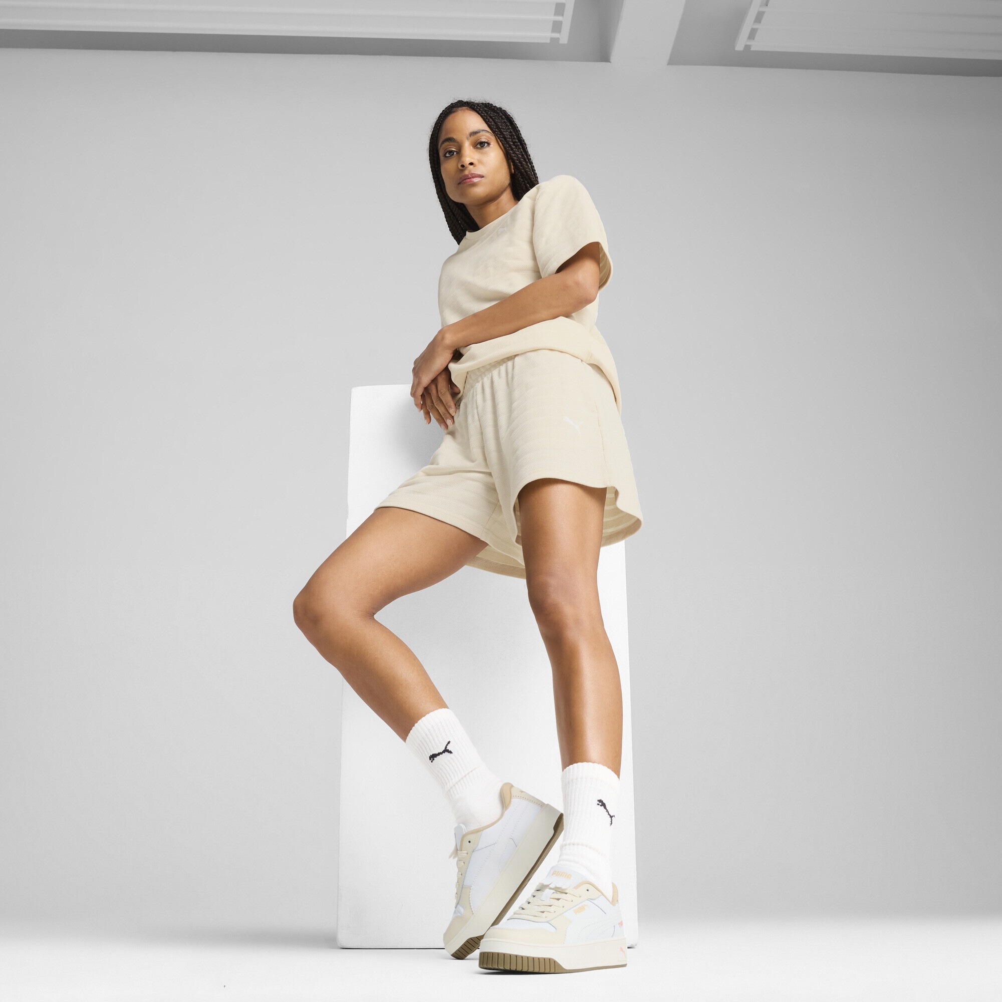 PUMA Sporthose »ESS ELEVATED Strukturierte 5" Shorts mit hohem Bund Damen«