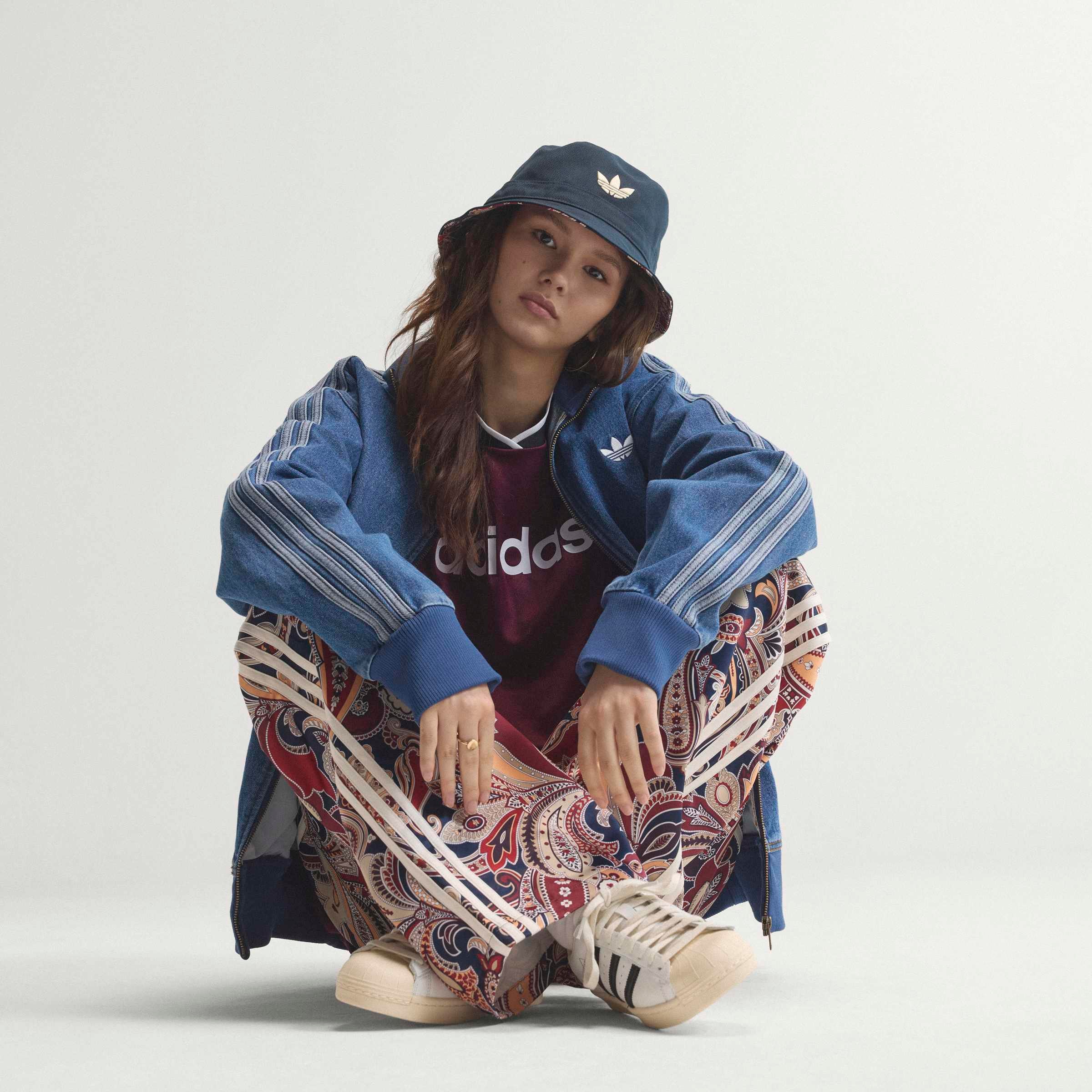 adidas Originals Sporthose »FIREBIRD STN TP«  mit auffälligem Print, aus gewebtem Satin, Oversize-Passform