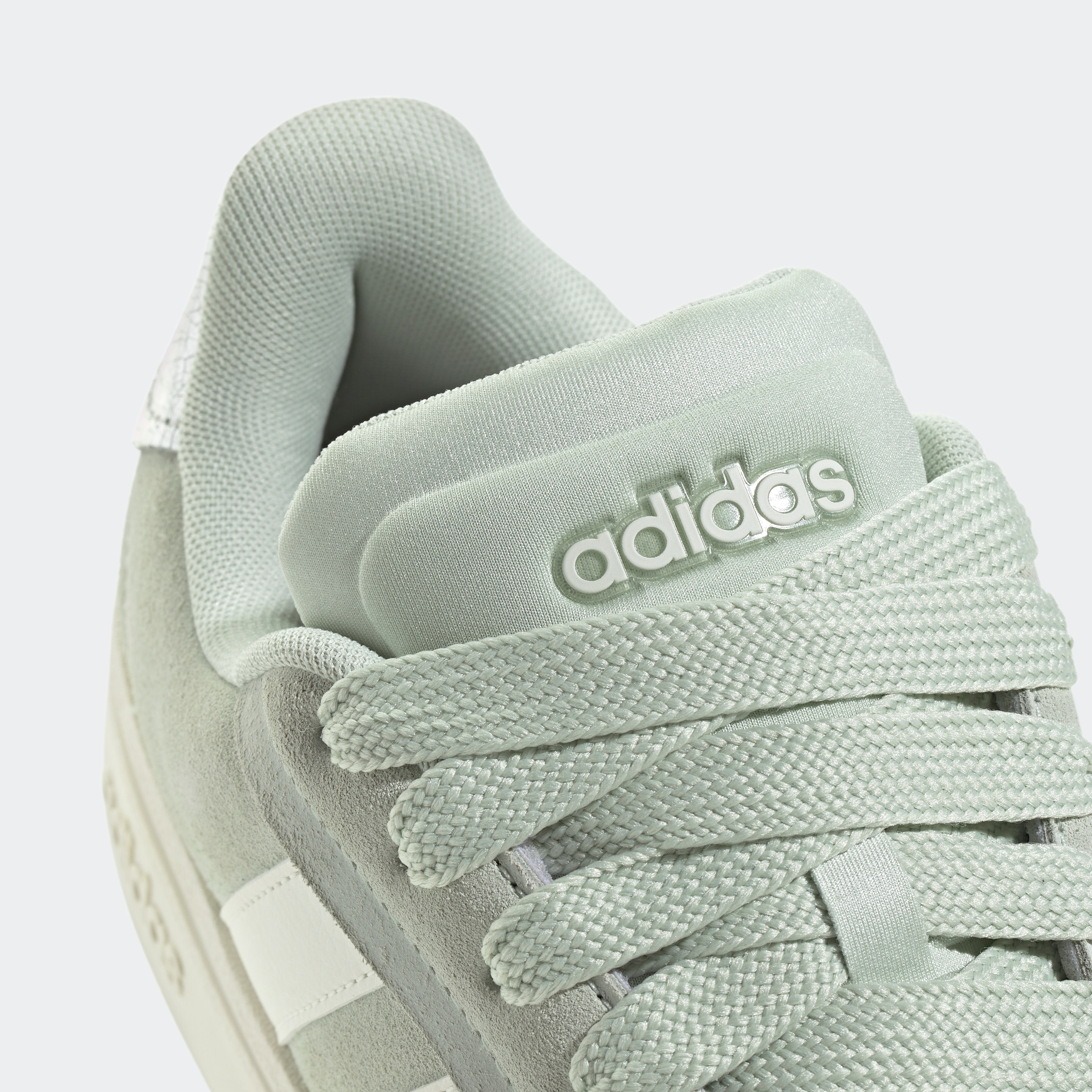 adidas Sportswear Sneaker »GRAND COURT ALPHA 00S«, Design inspiriert vom adidas Campus 00
