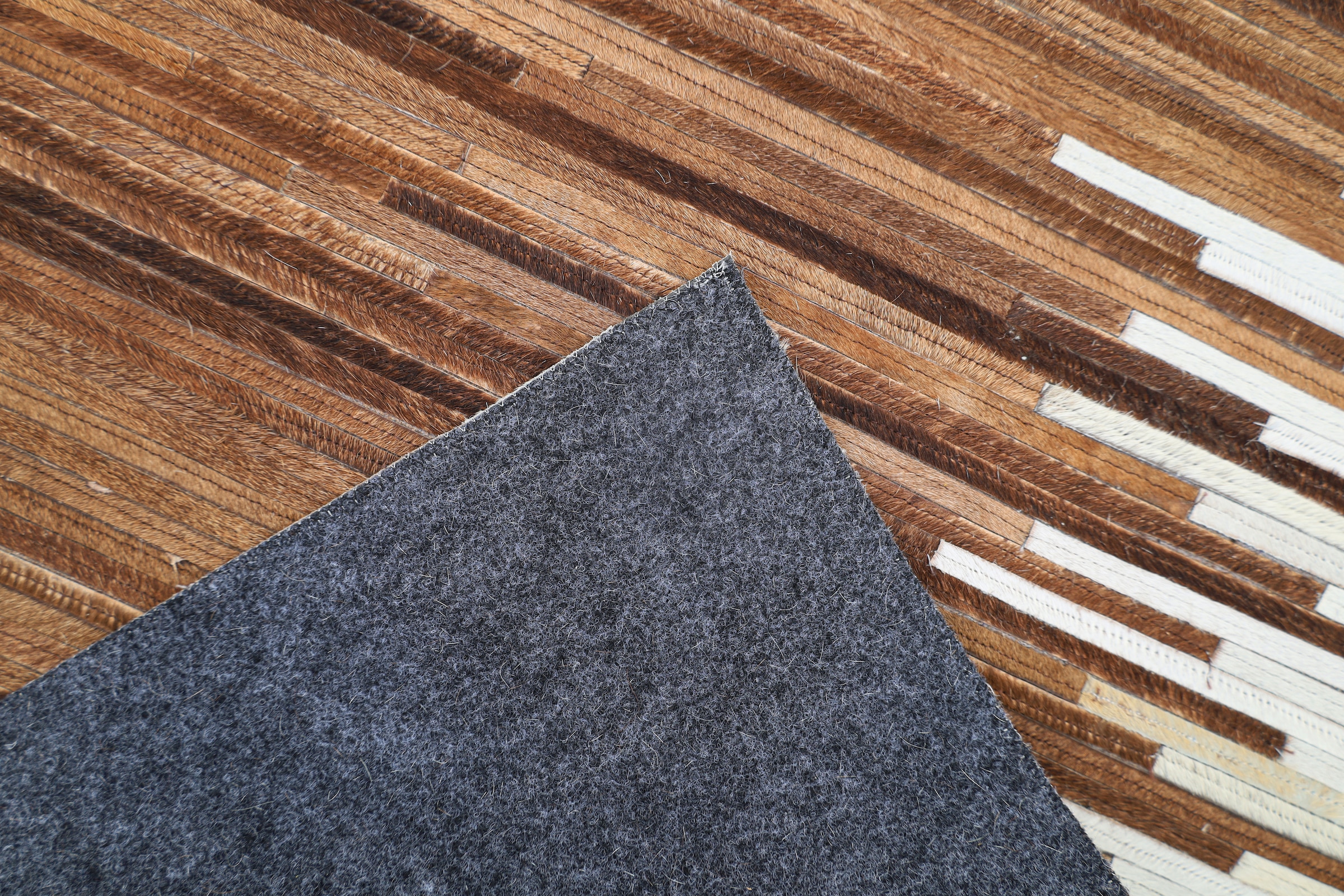 Myflair Möbel & Accessoires Fellteppich »HIDE HARMONY, echtes Rinderfell« rechteckig 10 mm Höhe handgenäht, Naturprodukt, natürliche Struktur & Premium-Look