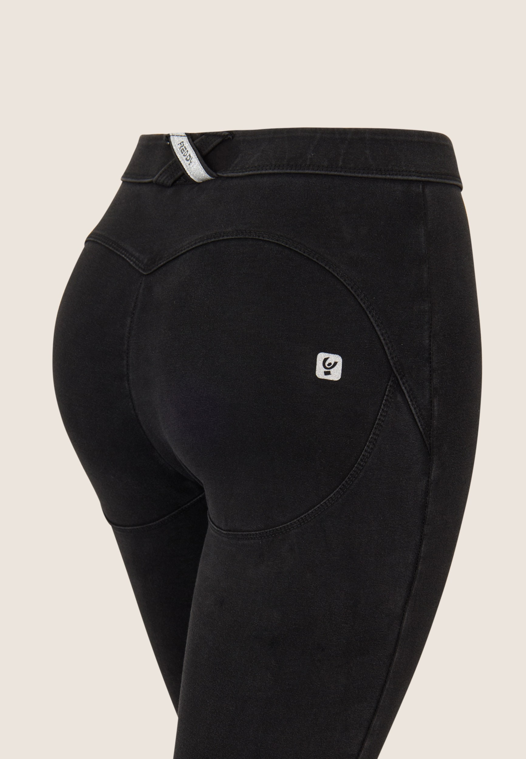 Freddy Jeansleggings »WRUP CORE REGULAR SUPERSKINNY 7/8«, mit Lifting & Shaping Effekt