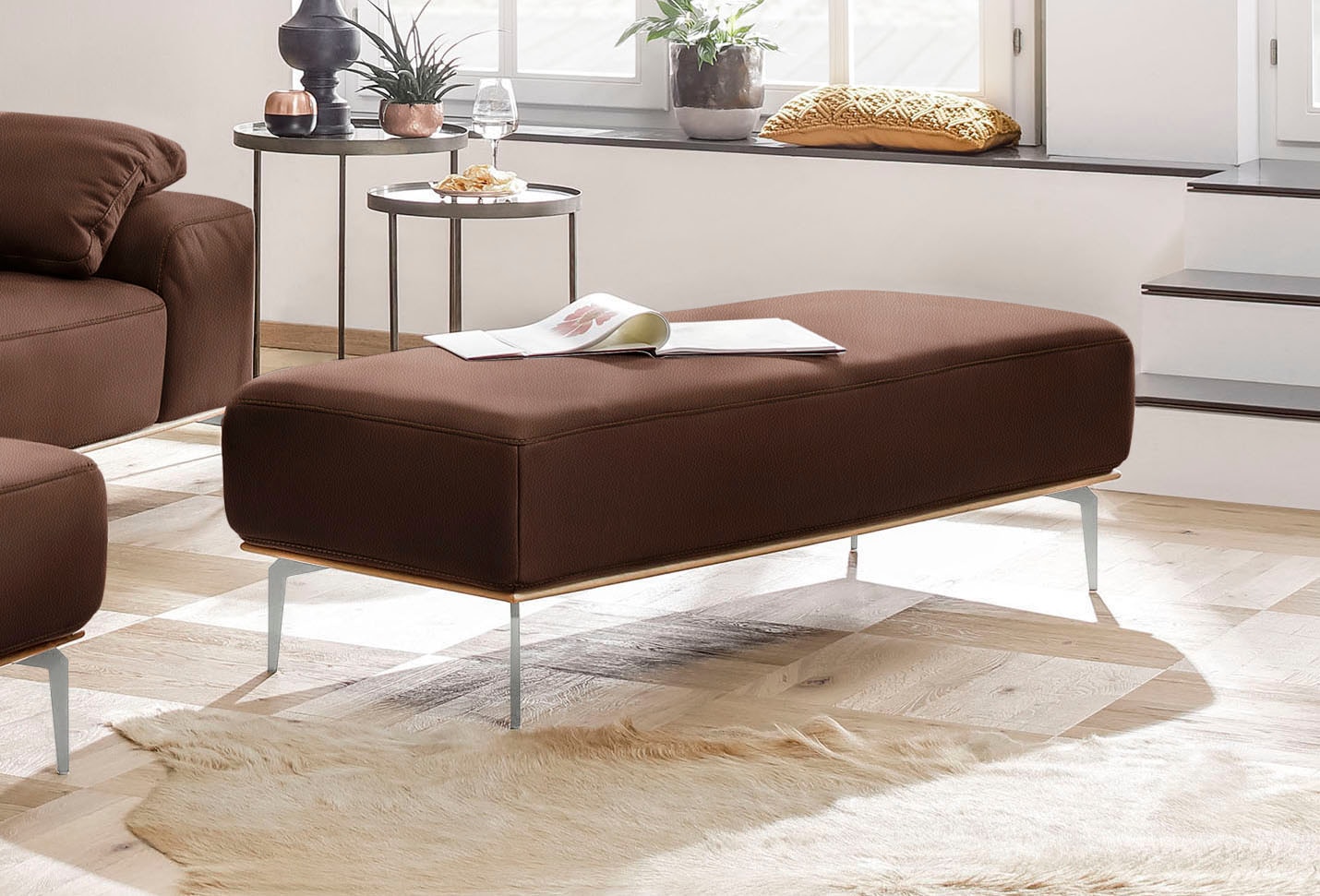 W.SCHILLIG Polsterhocker mit elegantem Holzsockel, Füße in Chrom glänzend, günstig online kaufen