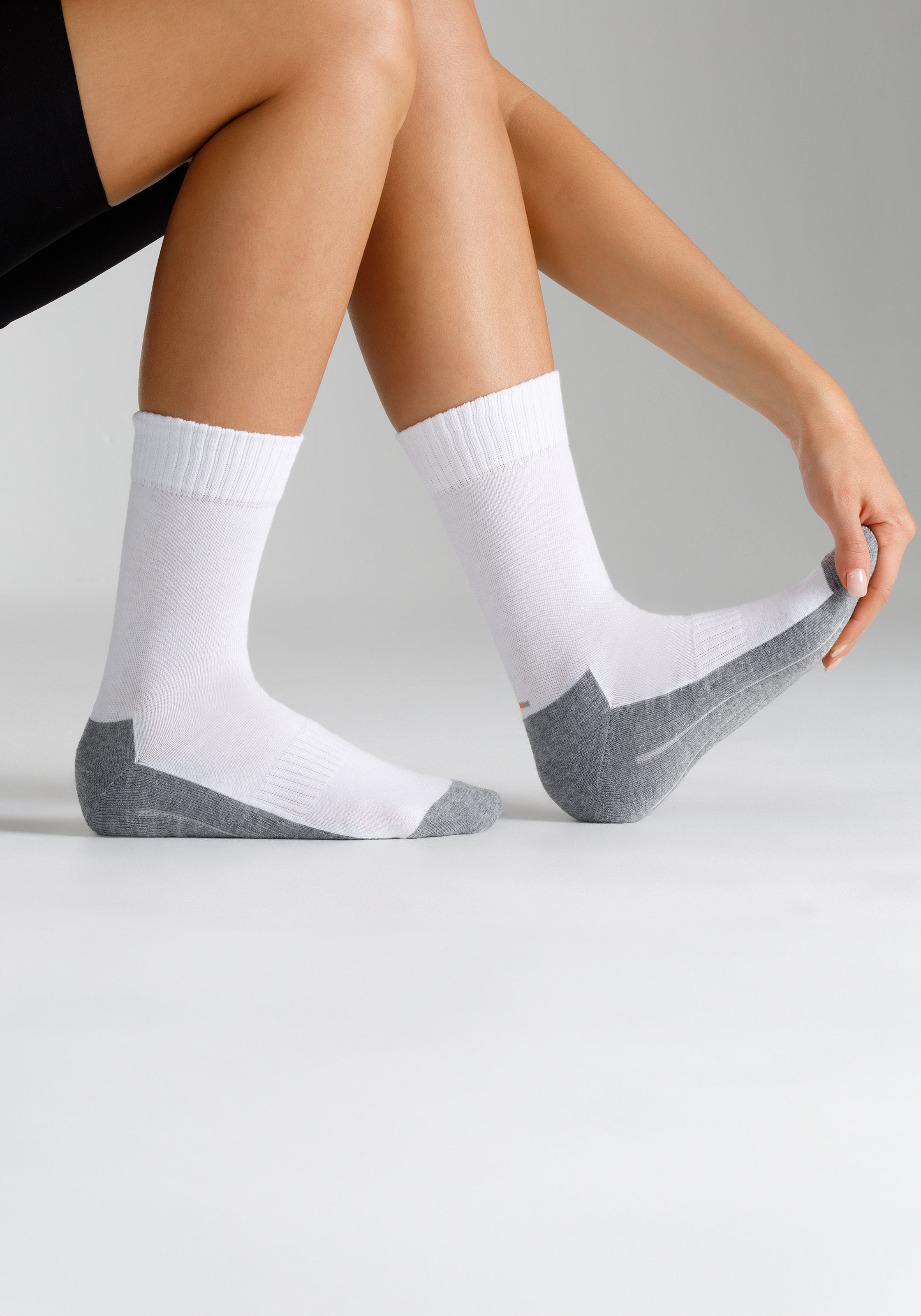 Camano Sportsocken »function«, (4 Paar), mit feuchtigkeitsregulierendem Material