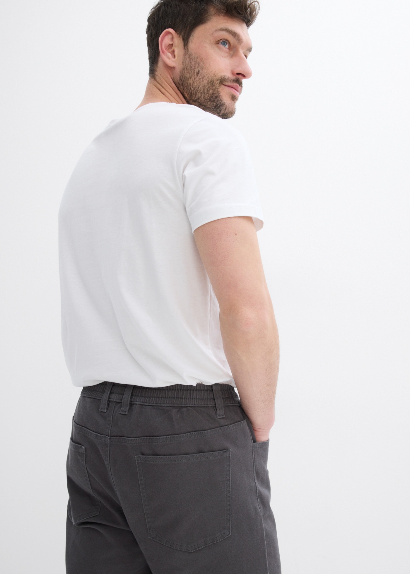 bonprix Schlupfhose  in Stretch-Qualität, mit elastischem Bund, Regular Fit, im Casual-Stil