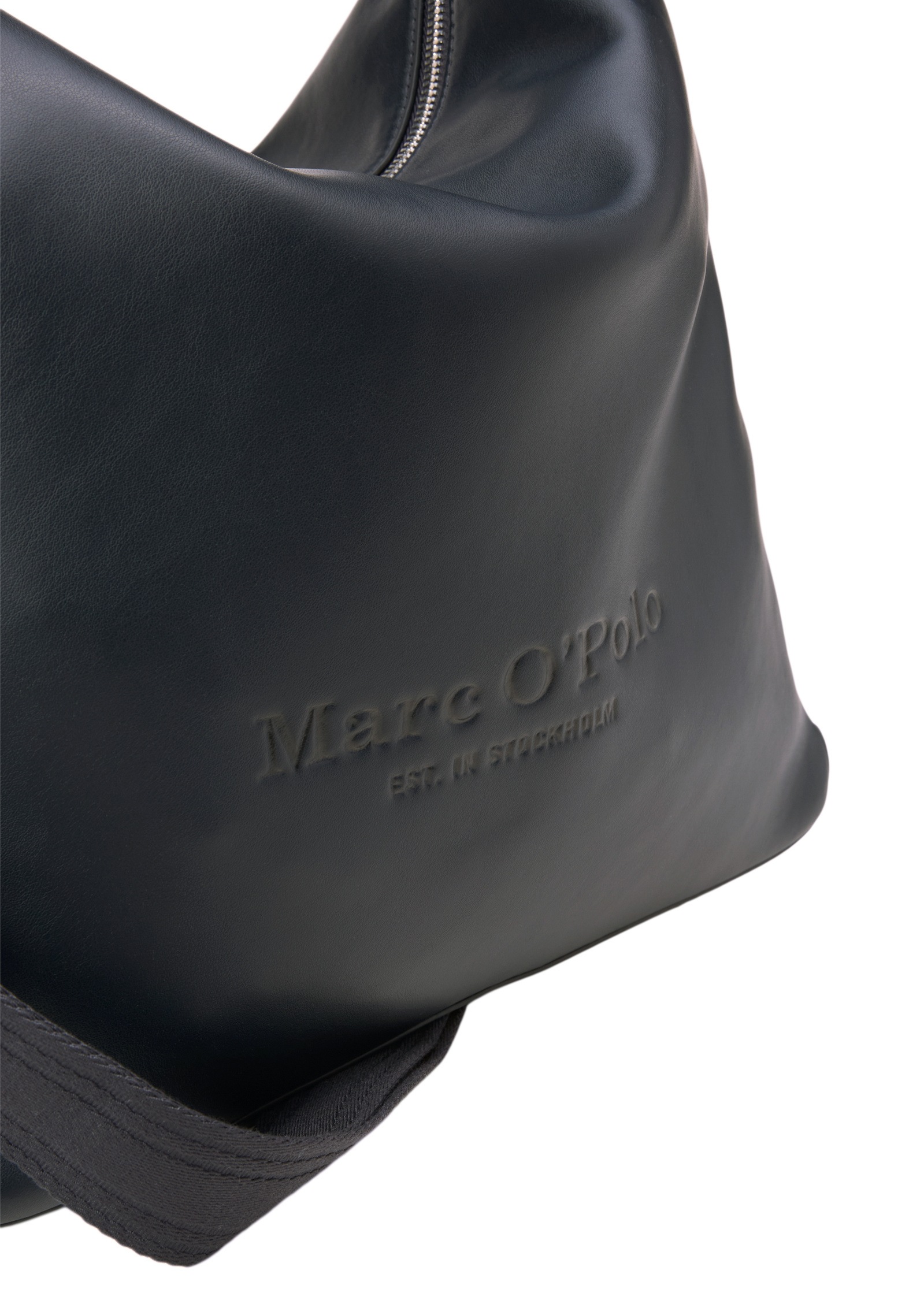 Marc O'Polo Umhängetasche »aus einer Lederalternative aus recyceltem Polyester«