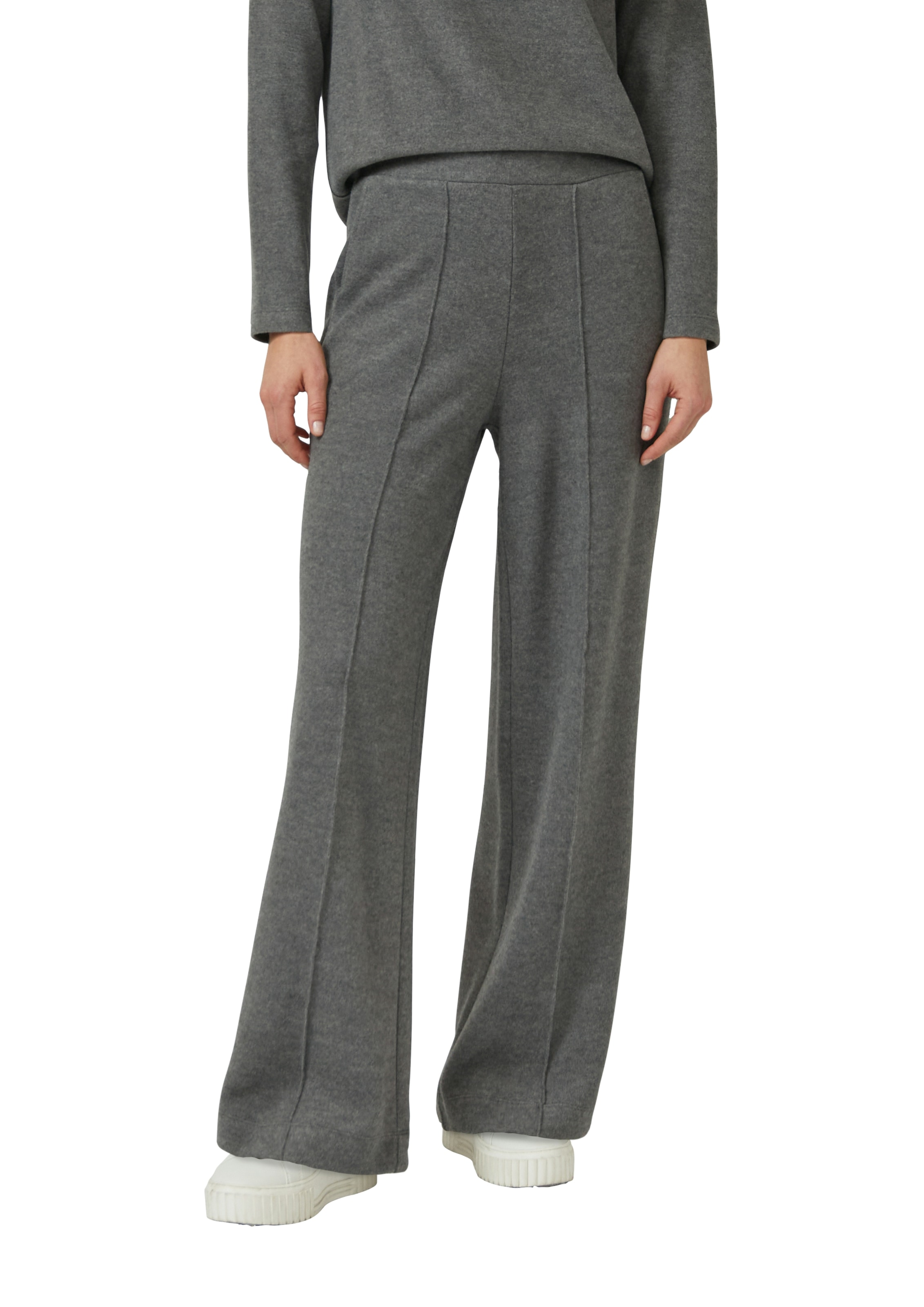 s.Oliver Sweathose  mit dekorativer Biesennaht vorne