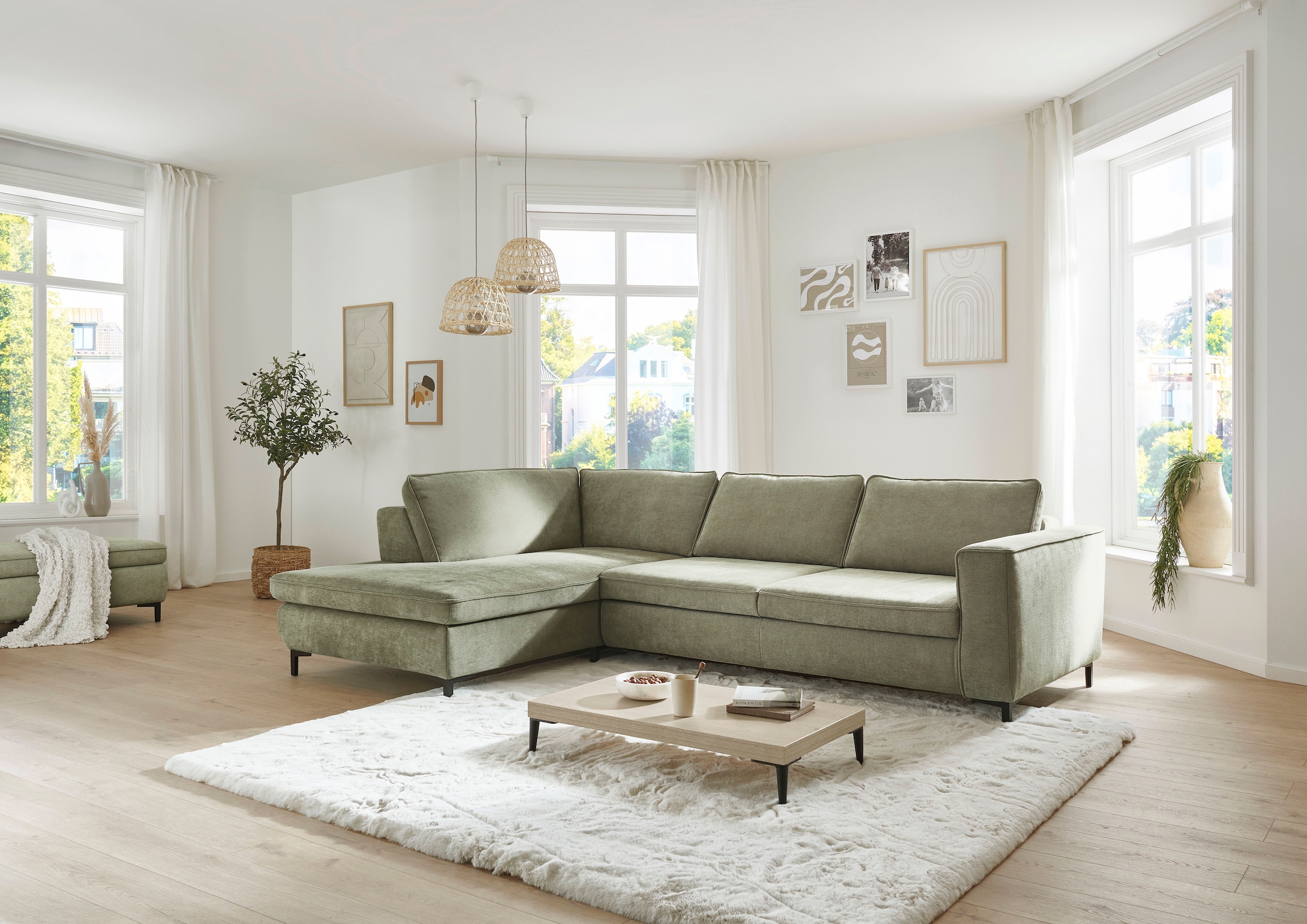 Die PlanBar Ecksofa "MP-IN24153, L-Form, Breite 289 cm" wahlweise mit Schlaffunktion und verstellbaren Kopfstützen