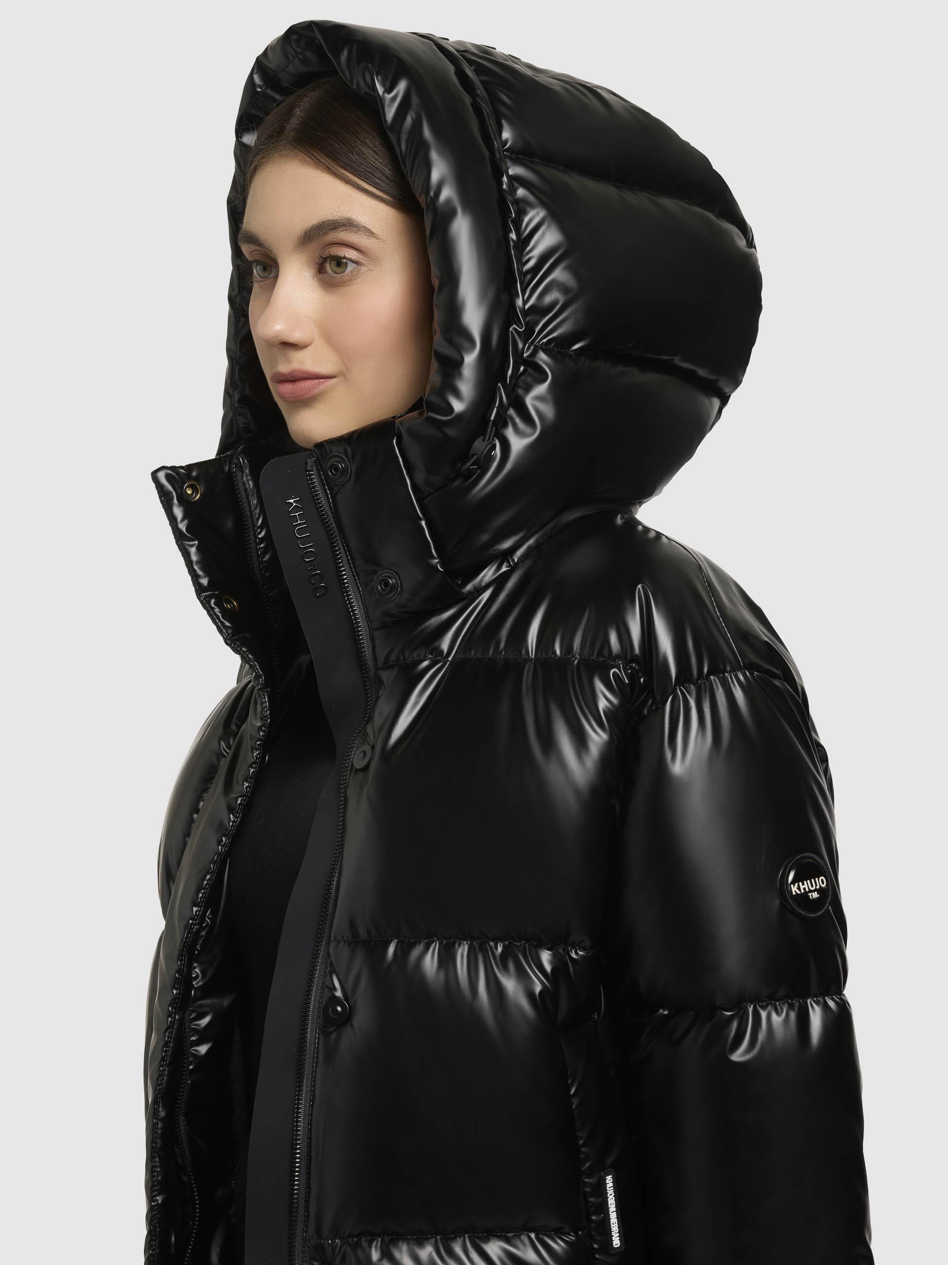 khujo Steppjacke »Devina Shiny-YM«, mit Kapuze, Glänzende kurze Winterjacke für Damen