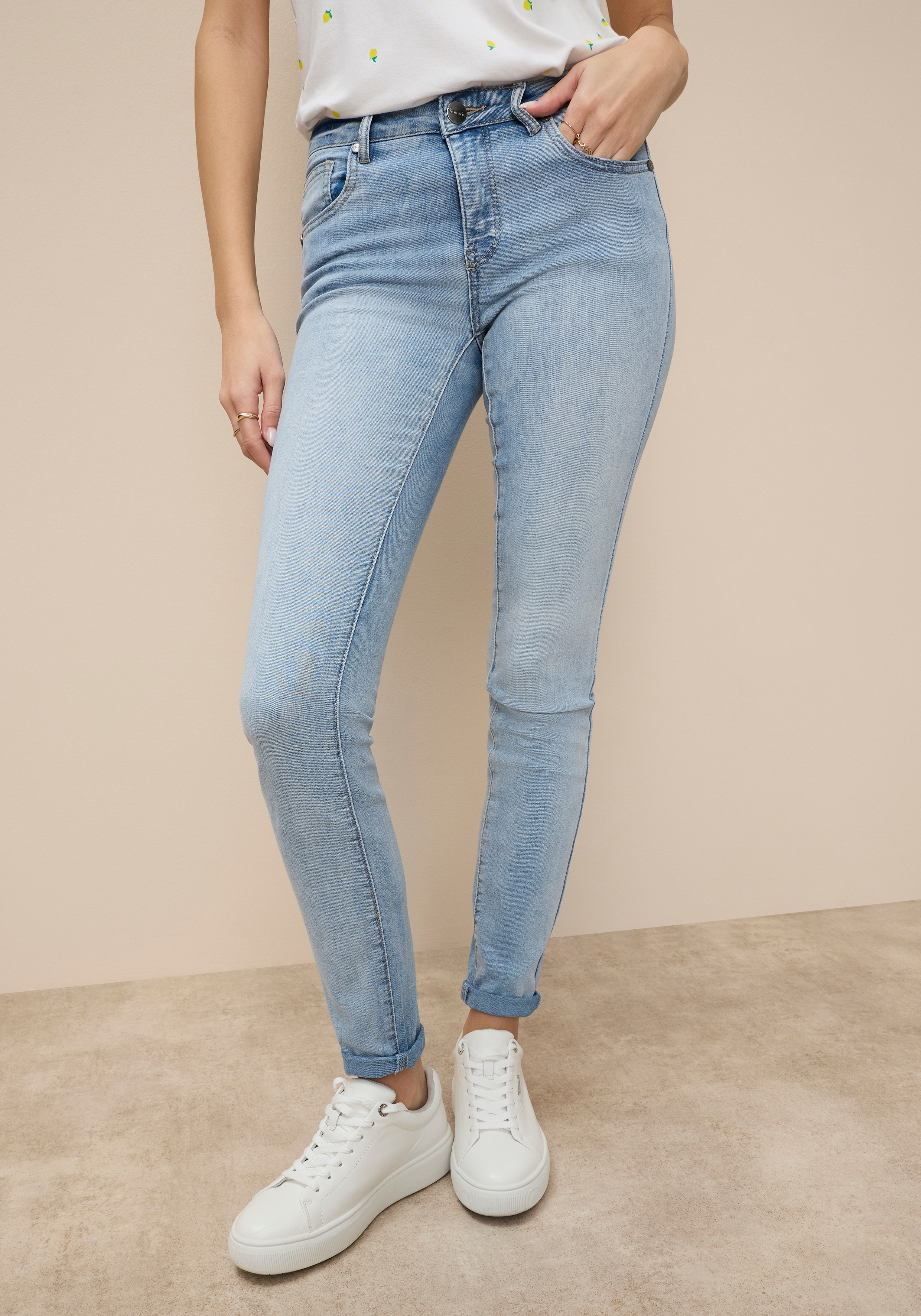 Tamaris Skinny-fit-Jeans "aus bequemen Stretch-Denim" schmale Beinweite, mit Gürtelschlaufenbund, mit Metallreißverschluss