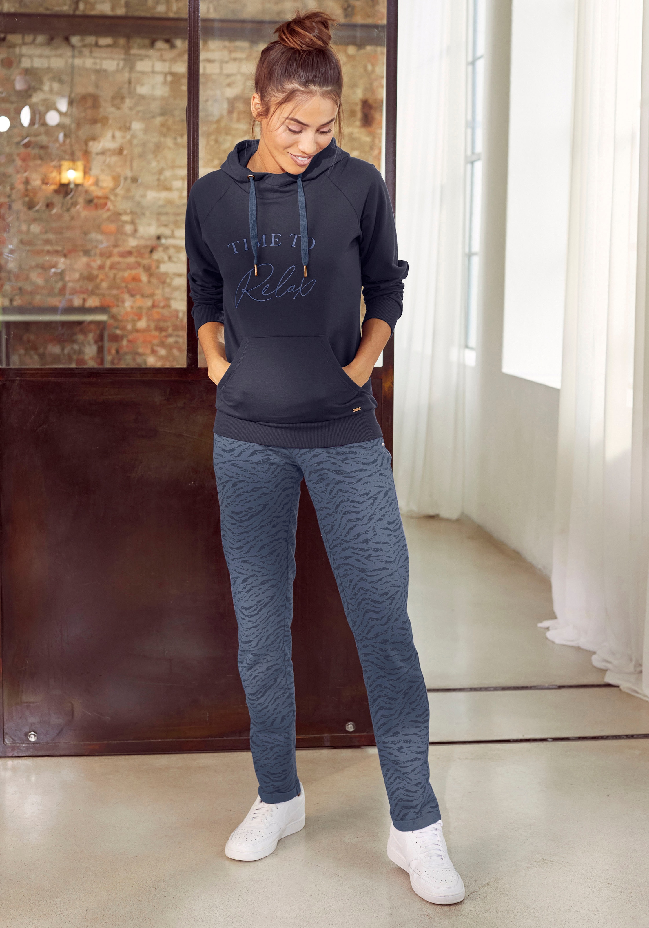 LASCANA Jogginghose, mit Eingrifftaschen, Loungeanzug