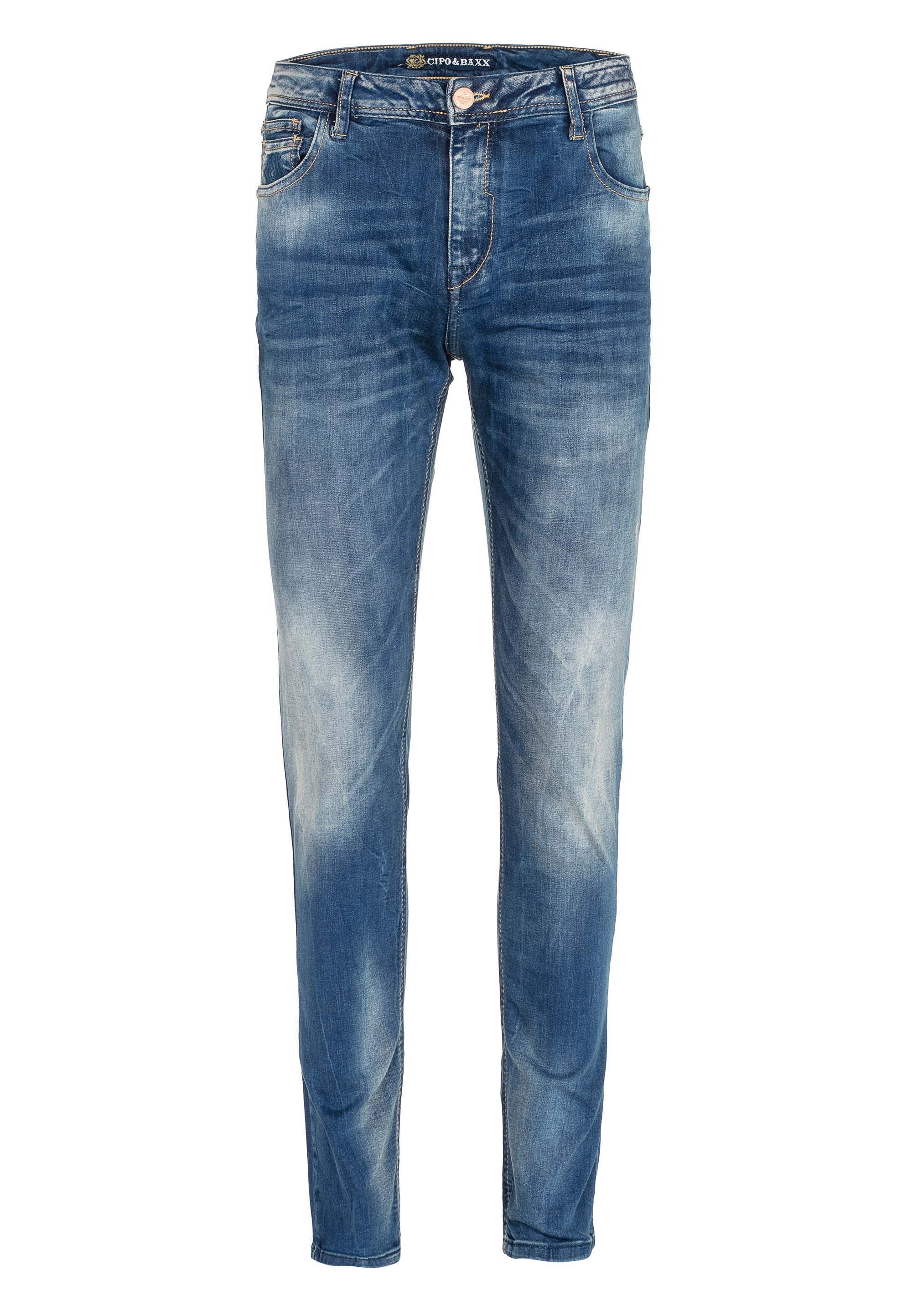 Bequeme Jeans, mit lässiger Waschung in Straight Fit