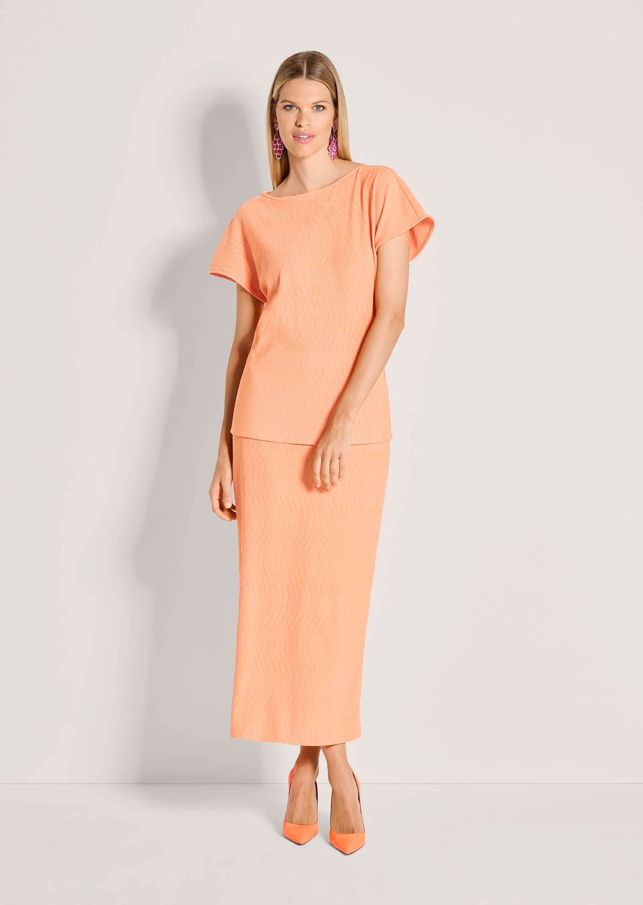 MADELEINE Kurzarmshirt "Shirt Elegantes Sommershirt mit U-Boot-Ausschnitt" günstig online kaufen