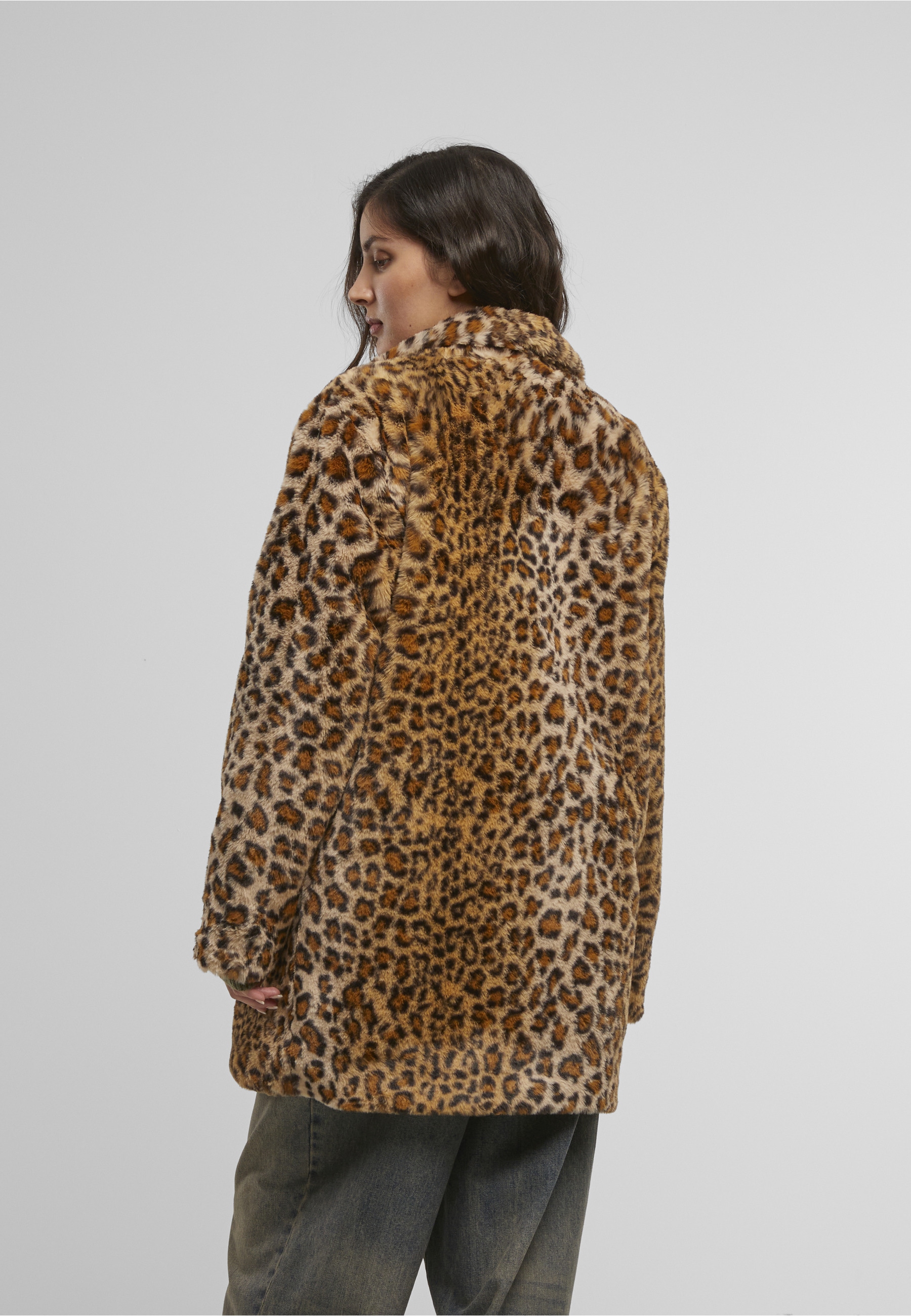 URBAN CLASSICS Winterjacke »Urban Classics Ladies Oversized Faux Fur Leo Coat« 1 Stk. tlg. ohne Kapuze