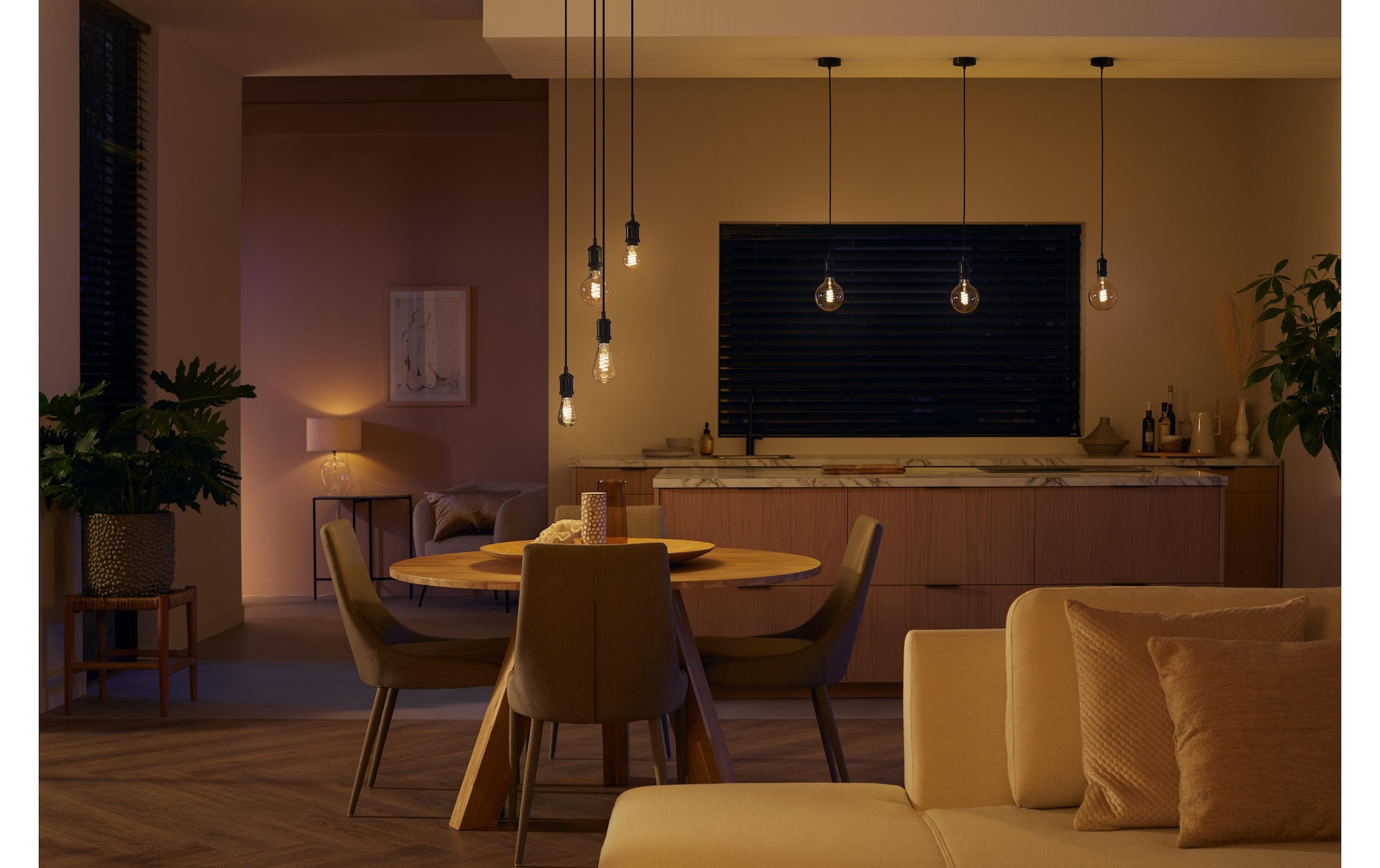 Philips Hue LED-Leuchtmittel »White E27« E27 Warmweiß