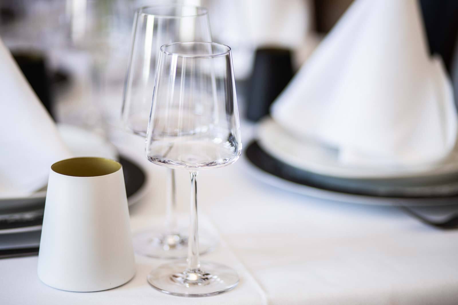 Stölzle Gläser-Set »Weingläser + Weinausgießer Power transparent« spülmaschinenfest, wunderbar alltagstauglich, sehr bruchsicher