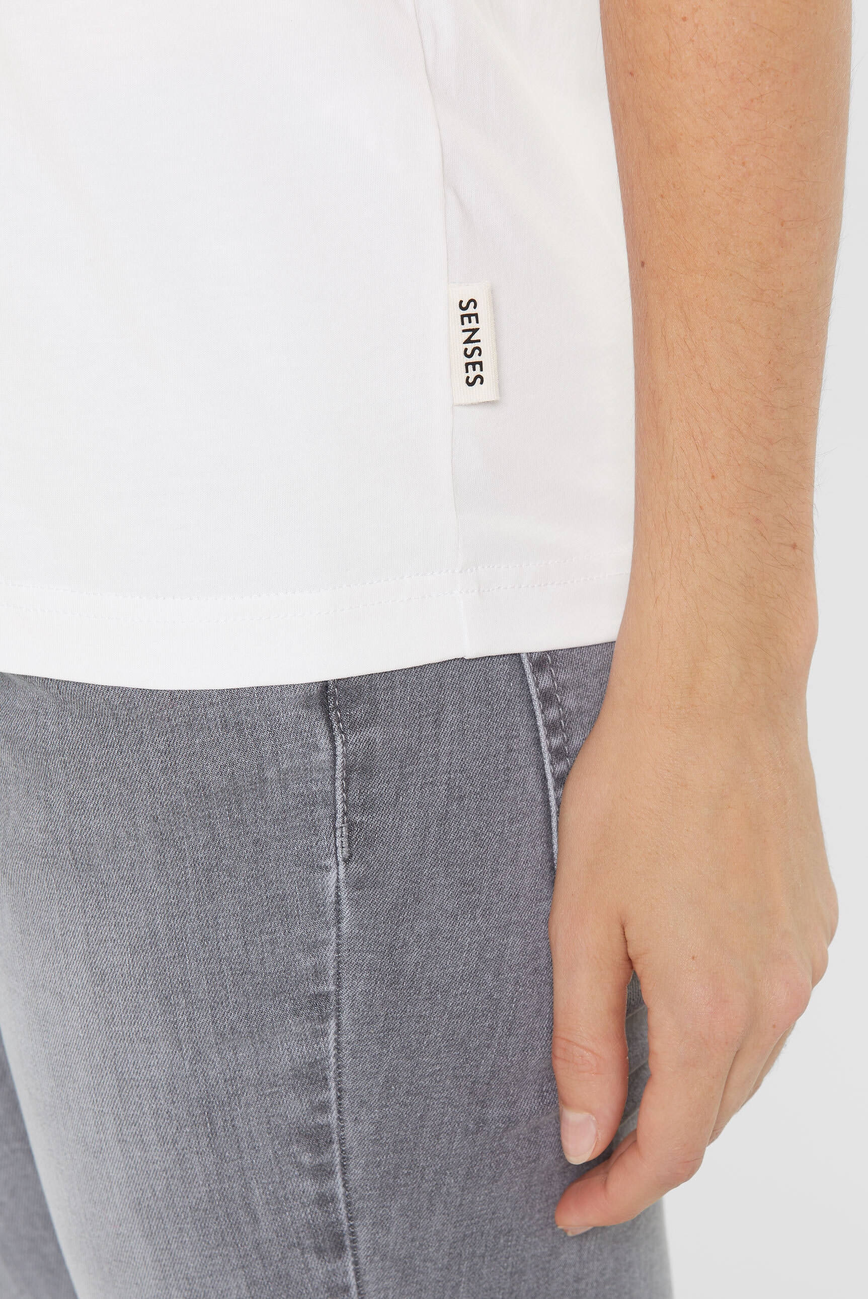 SENSES.THE LABEL V-Shirt, aus Baumwolle
