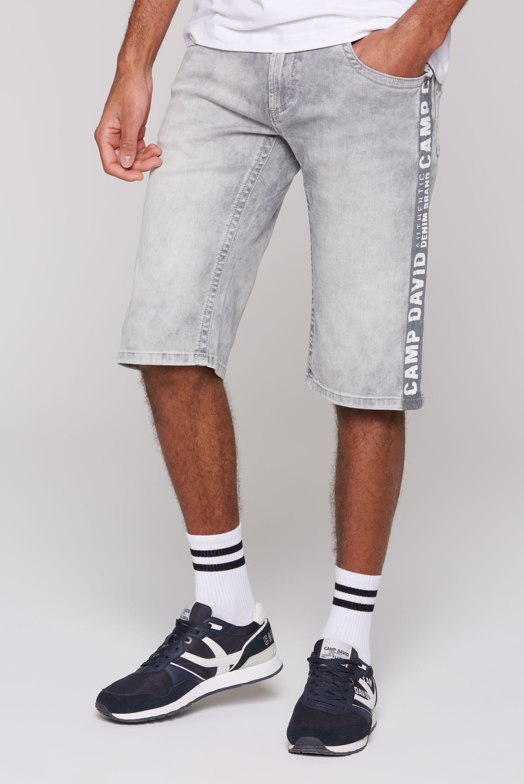 CAMP DAVID Jeansshorts, mit Turn-Up Saum