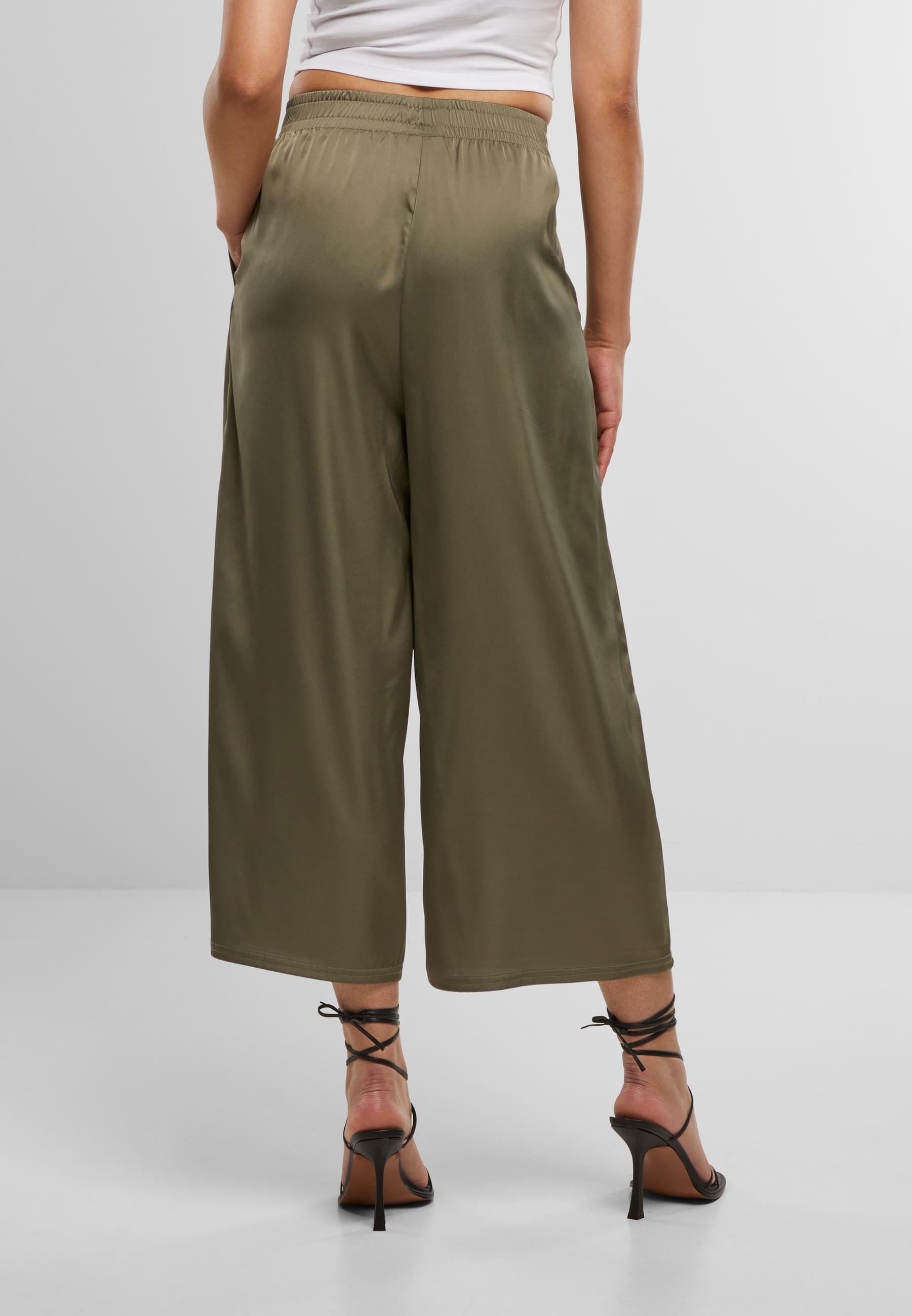 URBAN CLASSICS Stoffhose »Urban Classics Ladies Satin Wide Leg Culotte«, (1 tlg.)