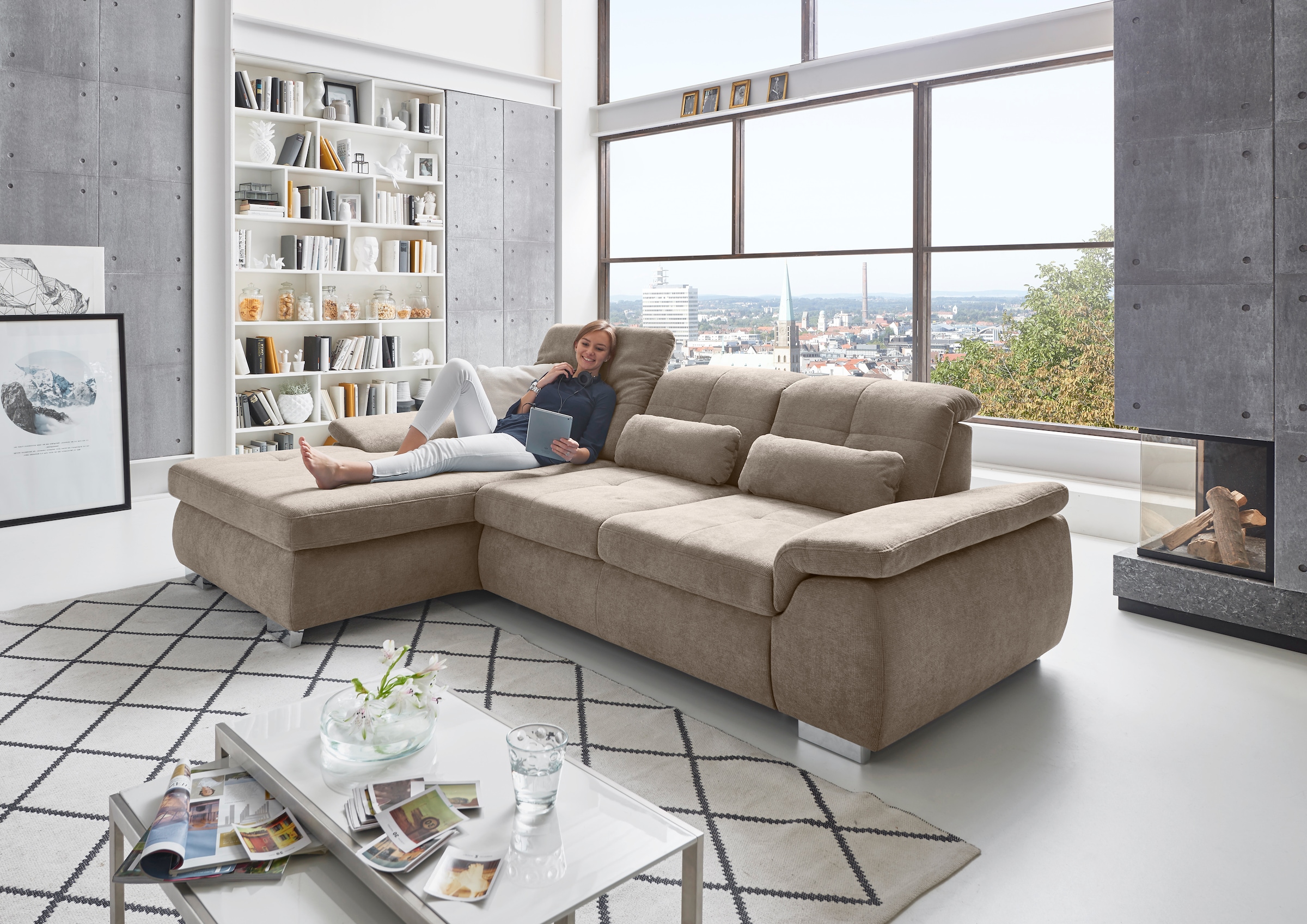 Die PlanBar Ecksofa »MP-IN16037 L-Form mit Kaltschaum-Polsterung«, mit Sitztiefenverstellung & Zierkissen