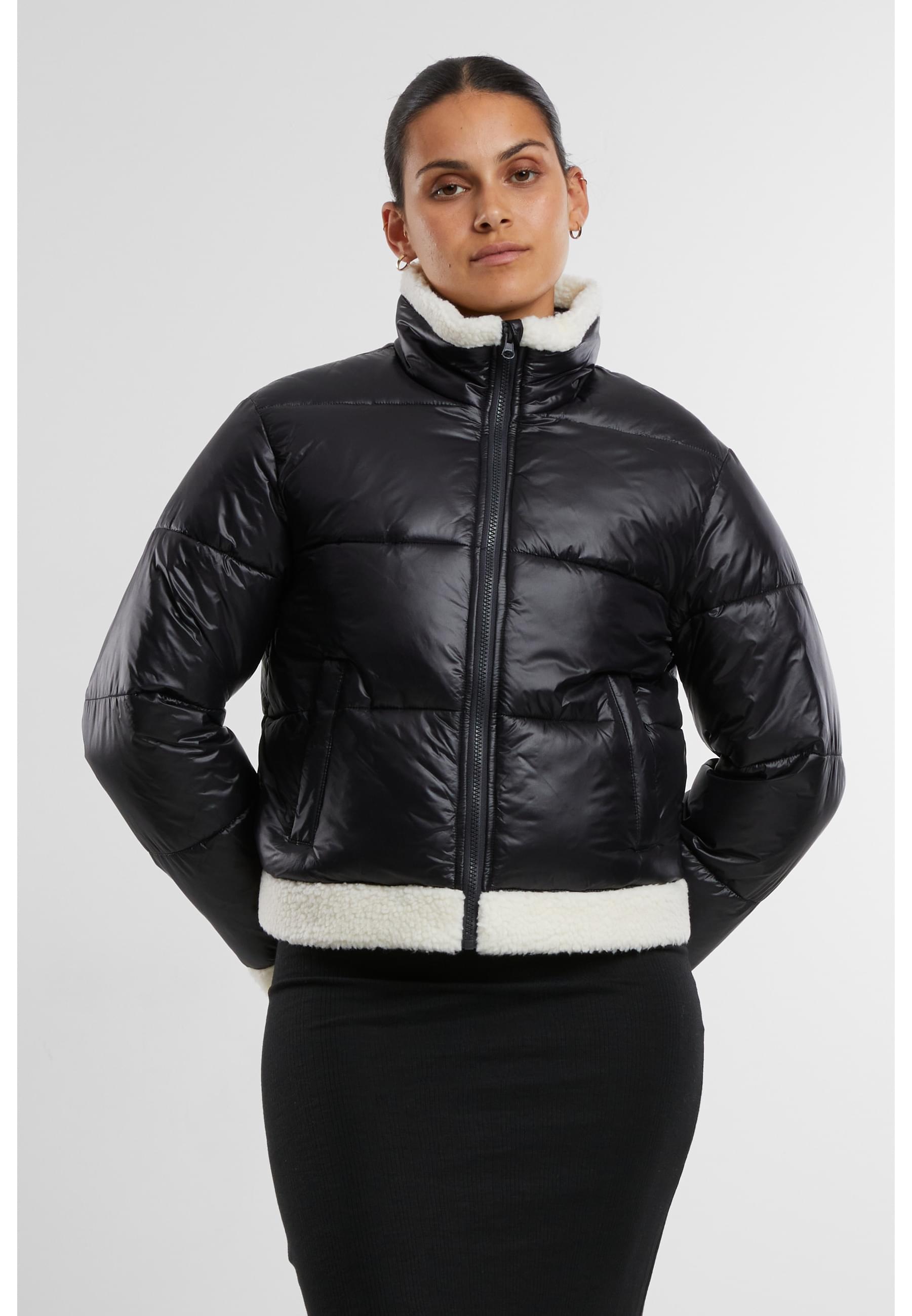 URBAN CLASSICS Allwetterjacke »Urban Classics Ladies Recycled Shiny Puffer Sherpa Jacket«, (1 St.), ohne Kapuze