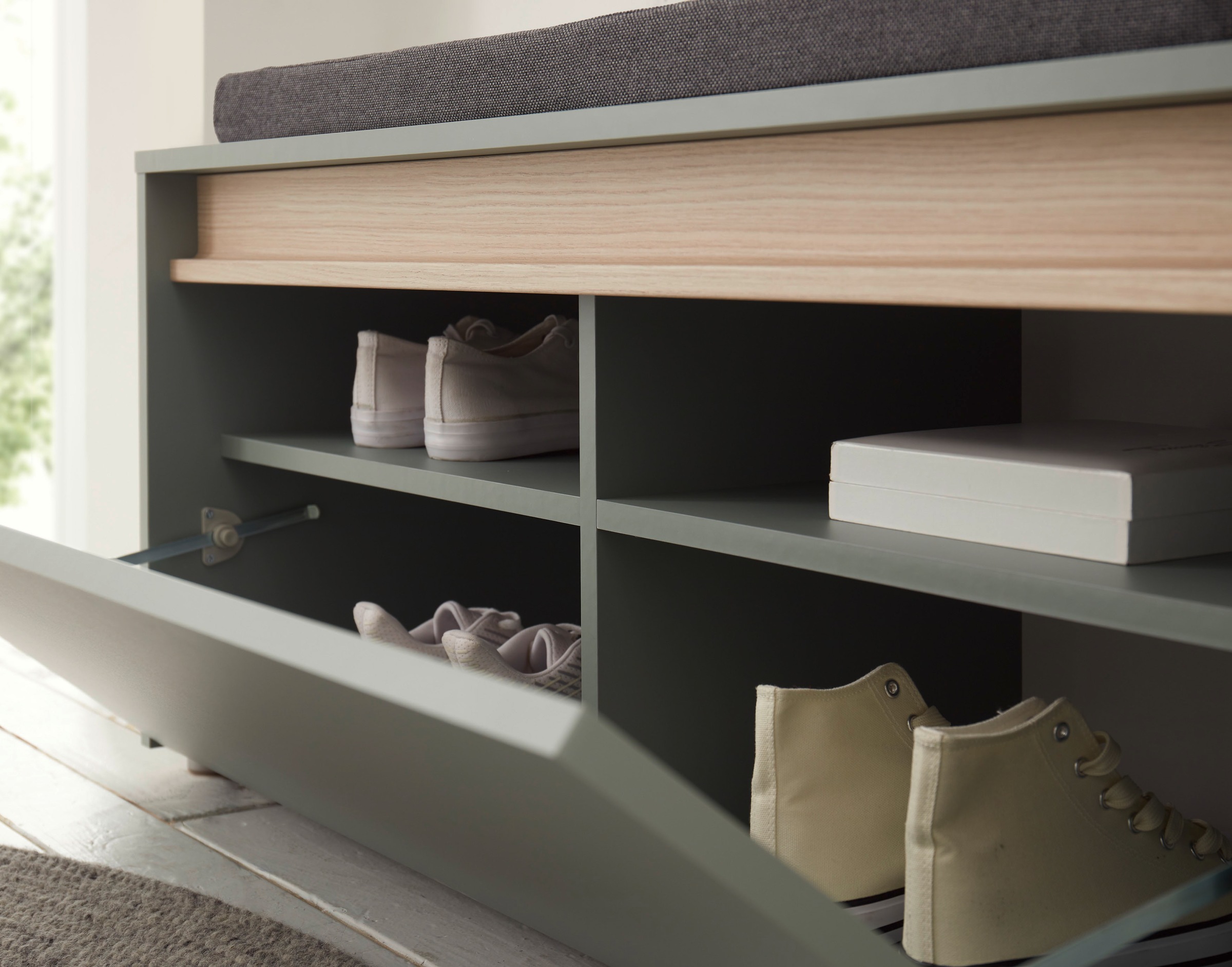 INOSIGN Garderoben-Set »GIRON/CiTY, moderne Garderobe, Komplettset mit viel Stauraum«, (Komplett-Set, 4 St.), enthält Kommode, Spiegel, Paneel & Schuhbank +Sitzkissen, 190 cm breit