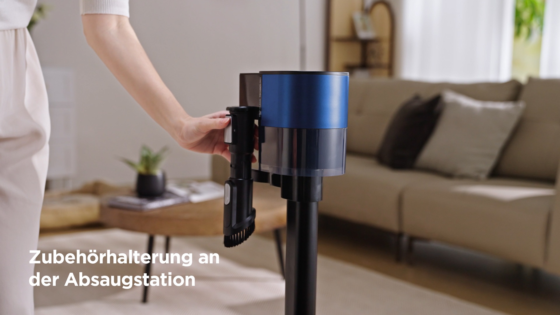 Thumbnail - Hanseatic Akku-Stielstaubsauger "HVSS350600SMC mit Absaugstation, bis zu 60 min. Akkulaufzeit" Düse mit LED Beleuchtung,...