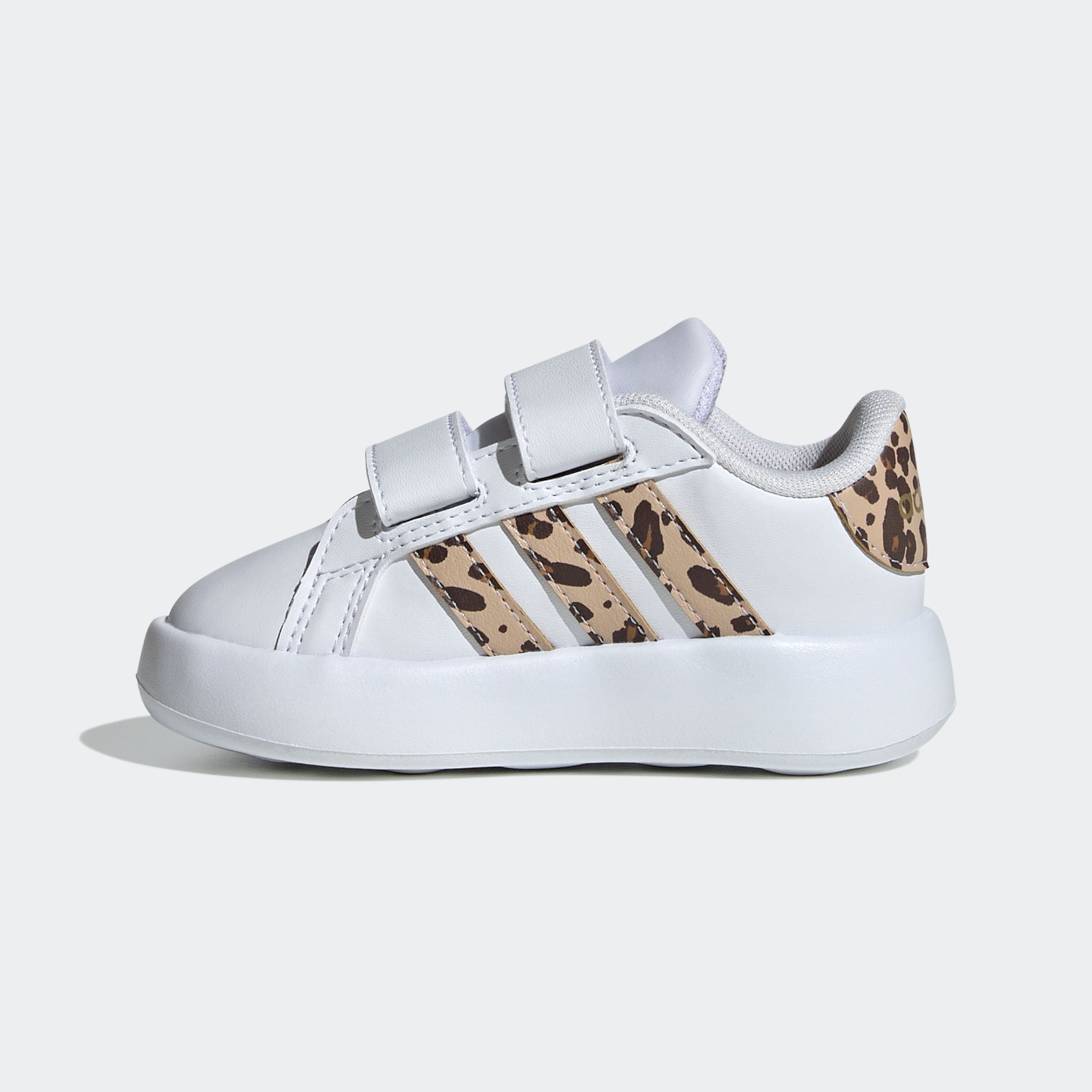 adidas Sportswear Sneaker »GRAND COURT 2.0 KIDS«, Design auf den Spuren des adidas Superstar