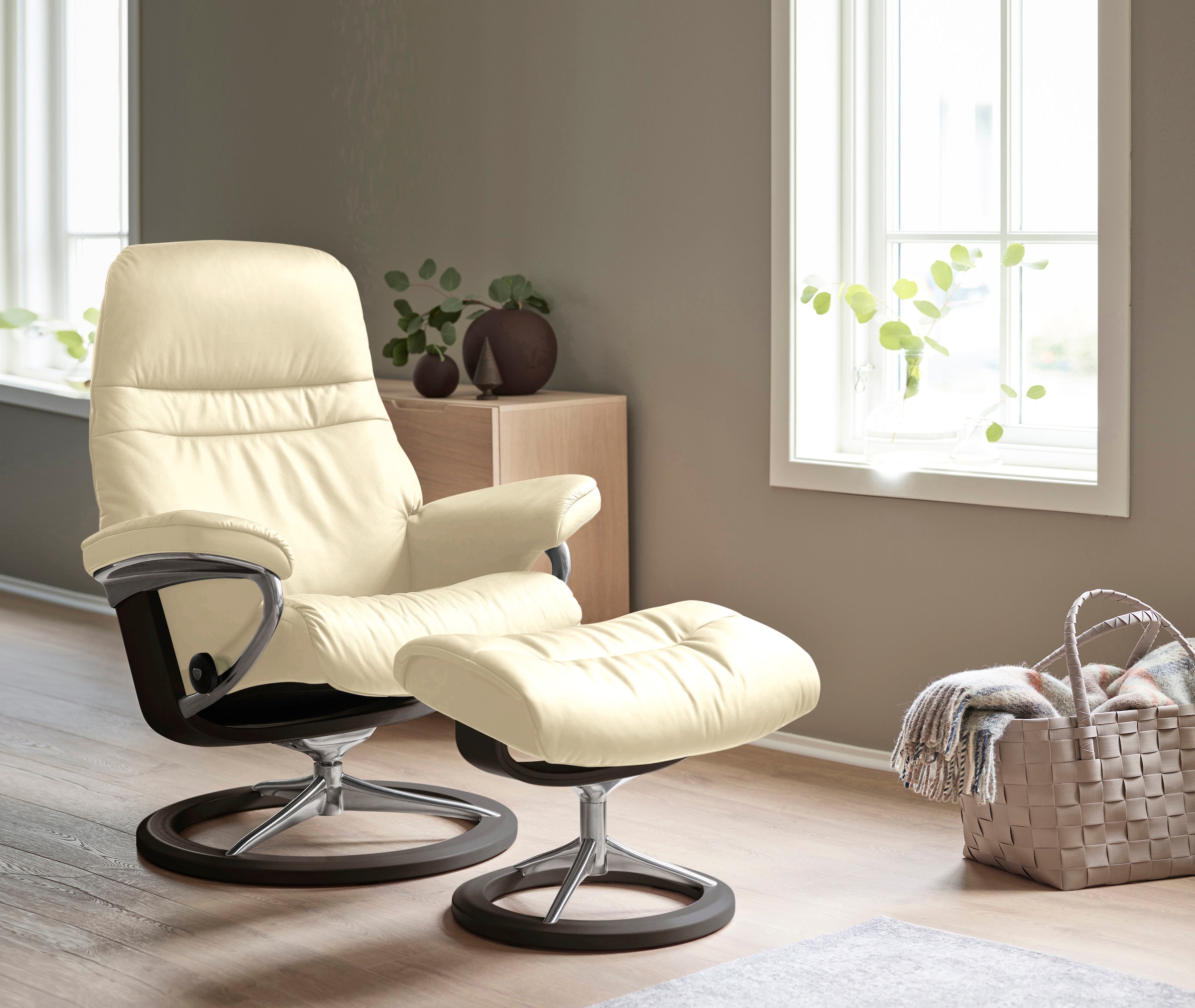 Stressless® Relaxsessel »Sunrise«, (Set, Relaxsessel mit Hocker), mit Signature Base, Größe M, Gestell Wenge