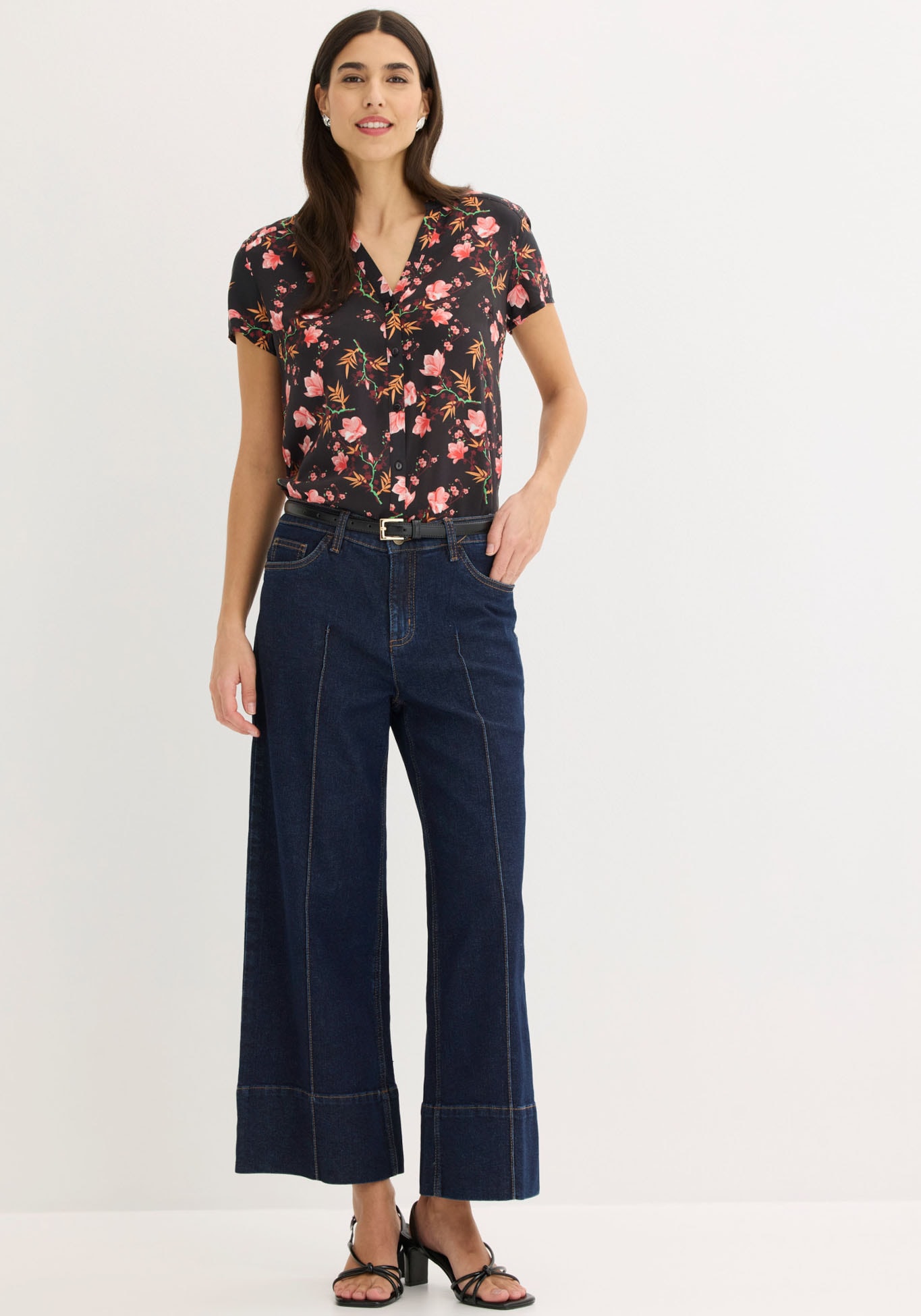 bonprix Kurzarmbluse Regular Fit, für Businessmode, aus Viskose, feminin gestaltet