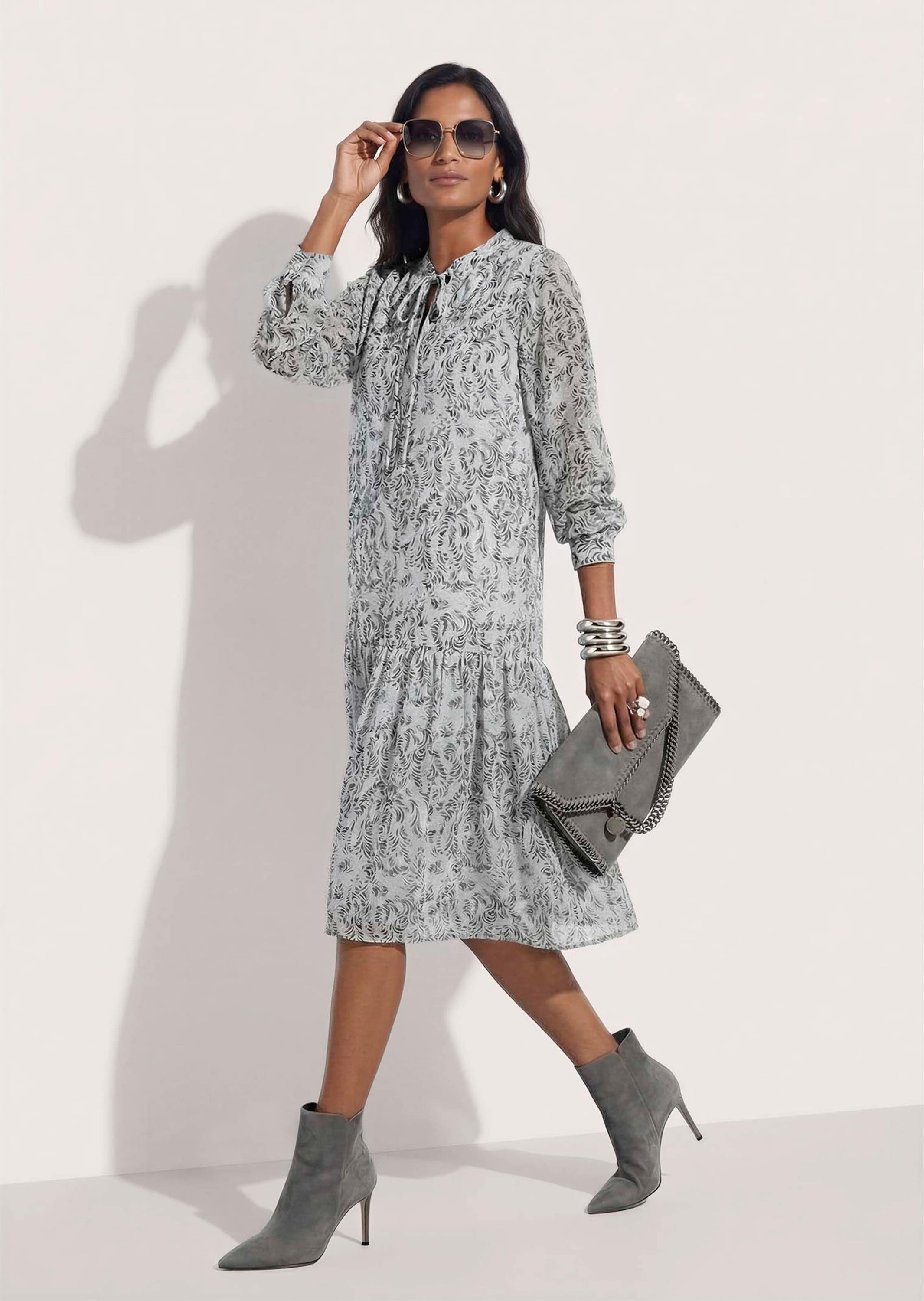 MADELEINE Midikleid »Kleid Romantisches Midikleid mit Volants« Ohne Tasche