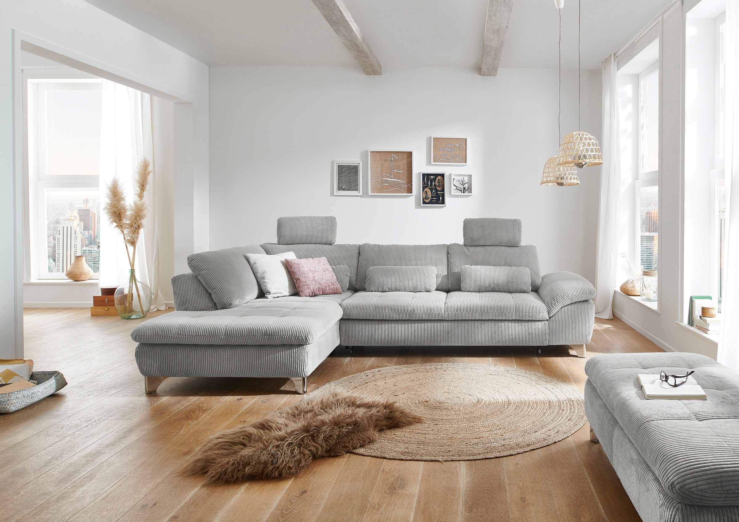 Die PlanBar Ecksofa "Ottomane MP-IN14007 L-Form, Breite 306 cm" wahlweise mit Schlaffunktion und verstellbaren Kopfstützen, in Cord