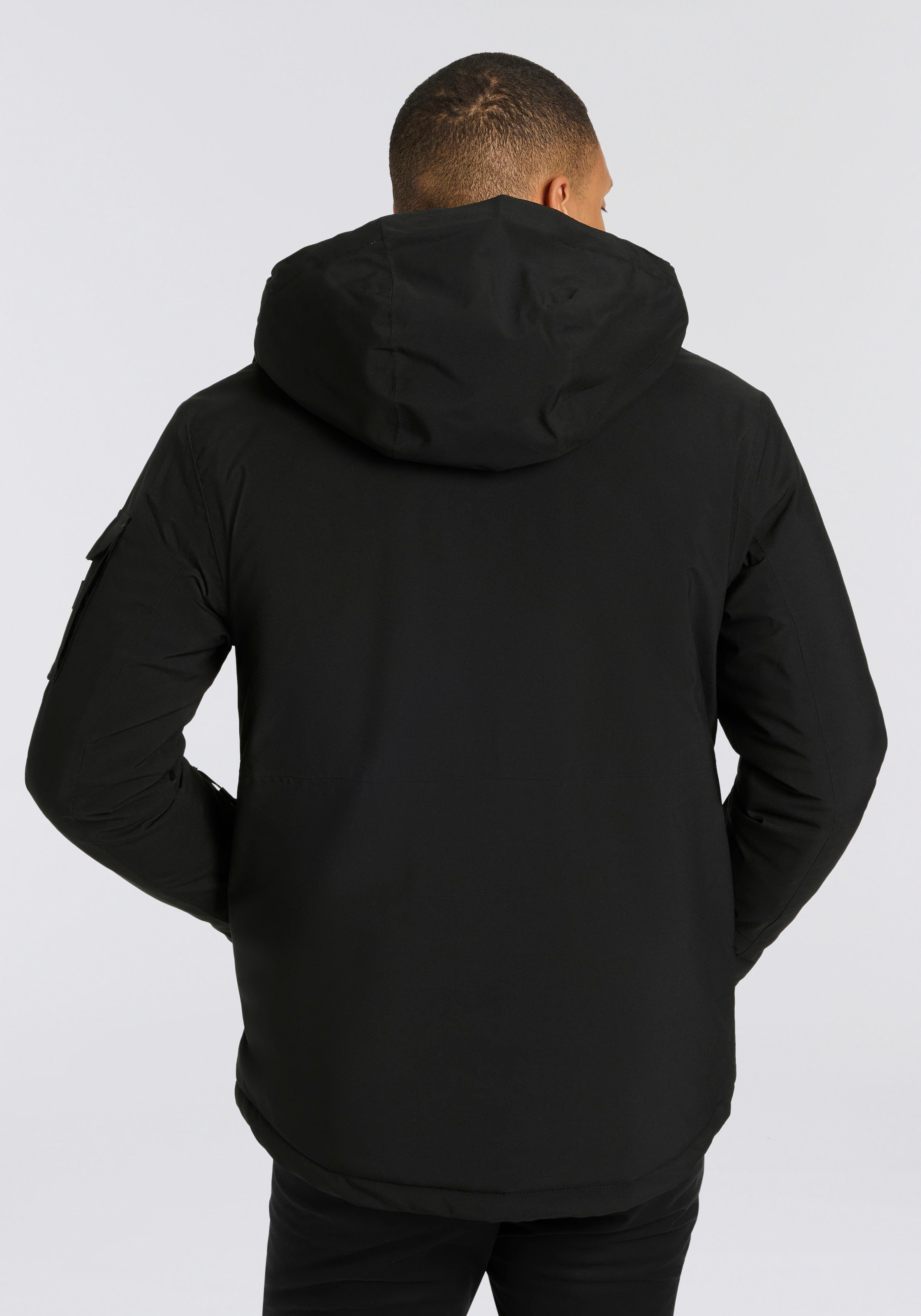 CMP Winterjacke mit Kapuze wind- und wasserabweisend, mit Kunstfaserpolsterung