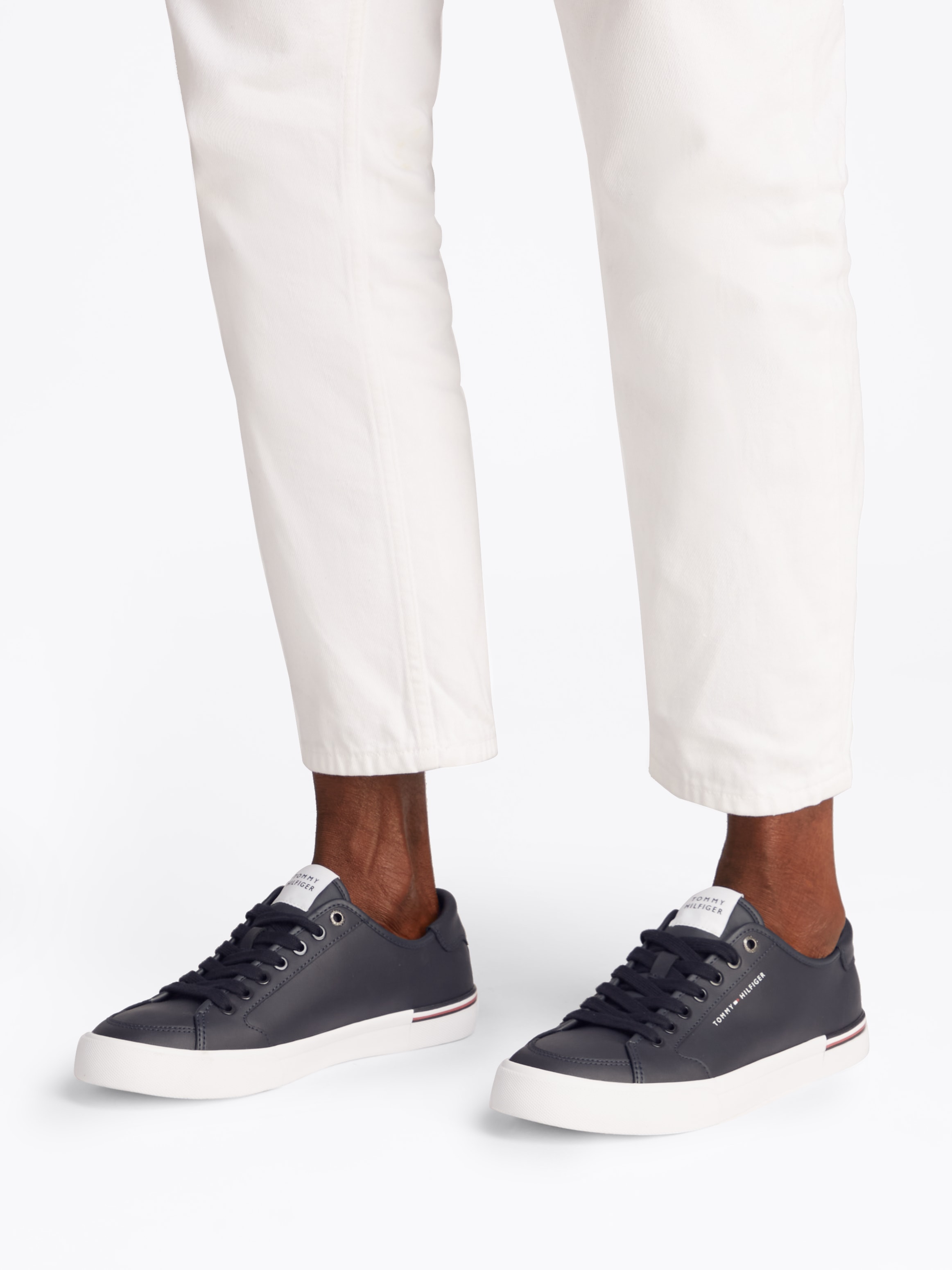 Tommy Hilfiger Sneaker »CORE CORPORATE VULC LEATHER«, Freizeitschuh, Halbschuh, Schnürer mit Logoschriftzug