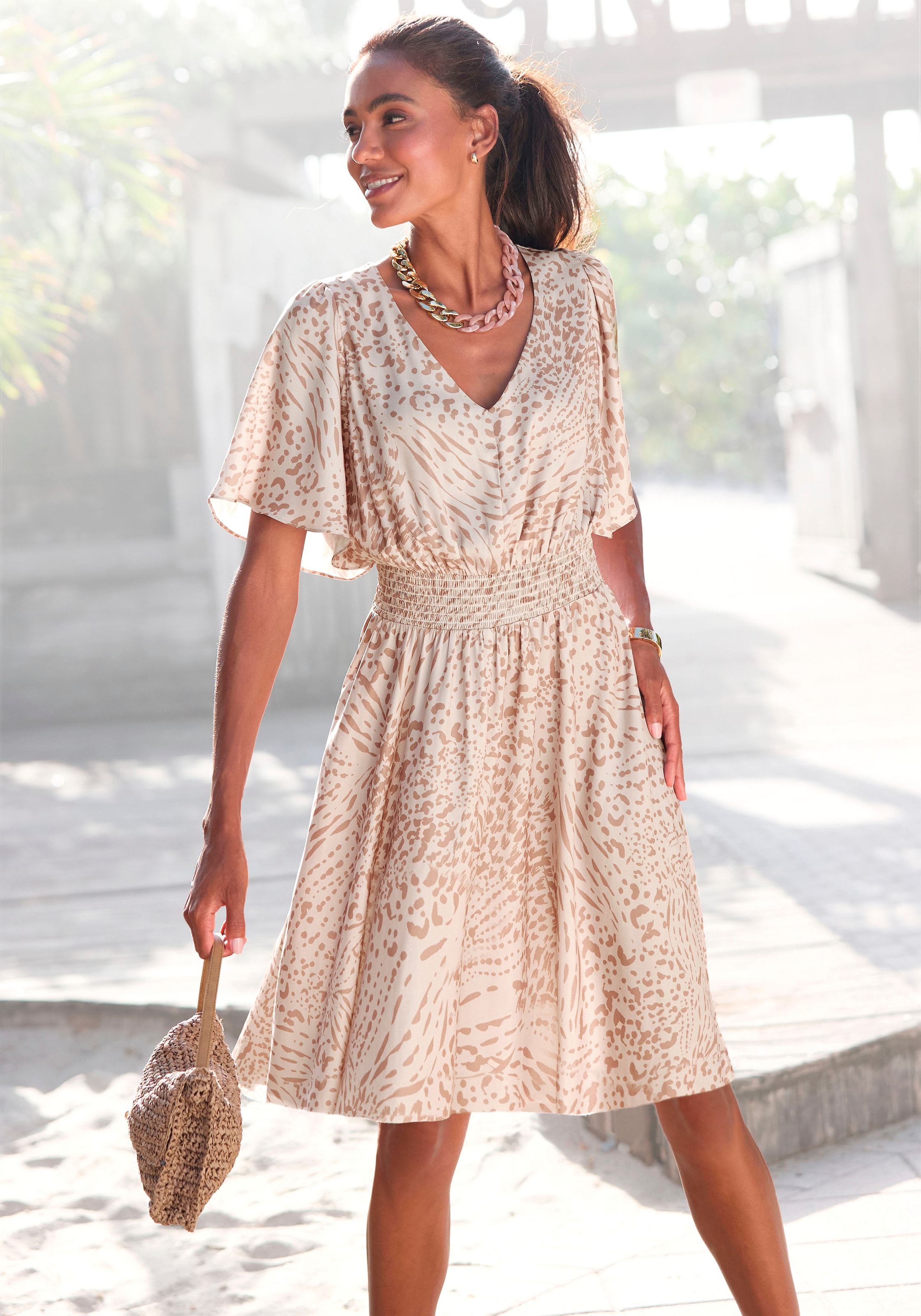 LASCANA Sommerkleid, mit Animalprint und Fledermausärmeln, Satinoptik, eleg günstig online kaufen