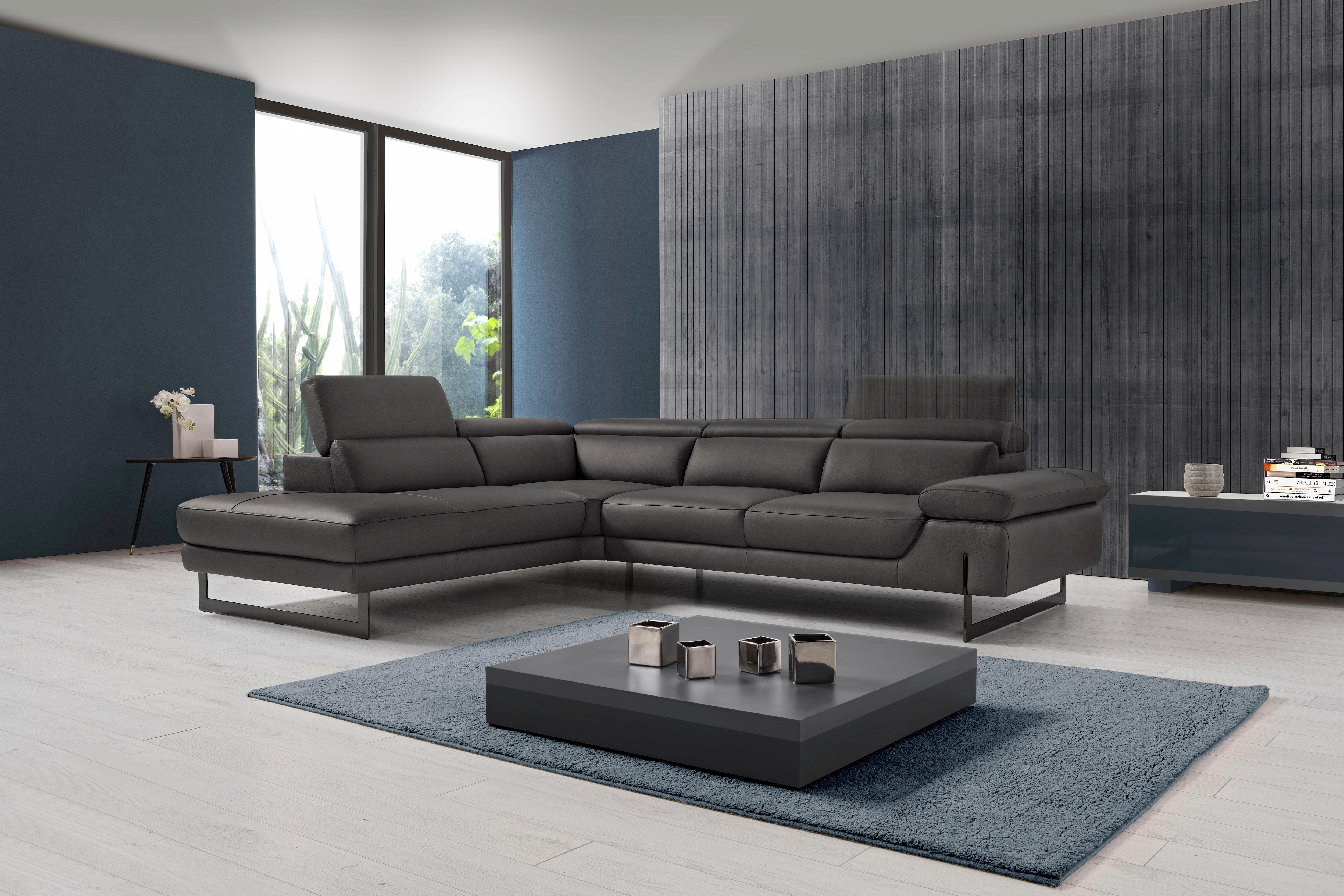 Egoitaliano Ecksofa "Queenie, extravagantes Sofa mit erstklassigem Sitzkomfort, L-Form" mit verstellbarer Armlehne und Kopfteilen für Wohlfühlkomfort