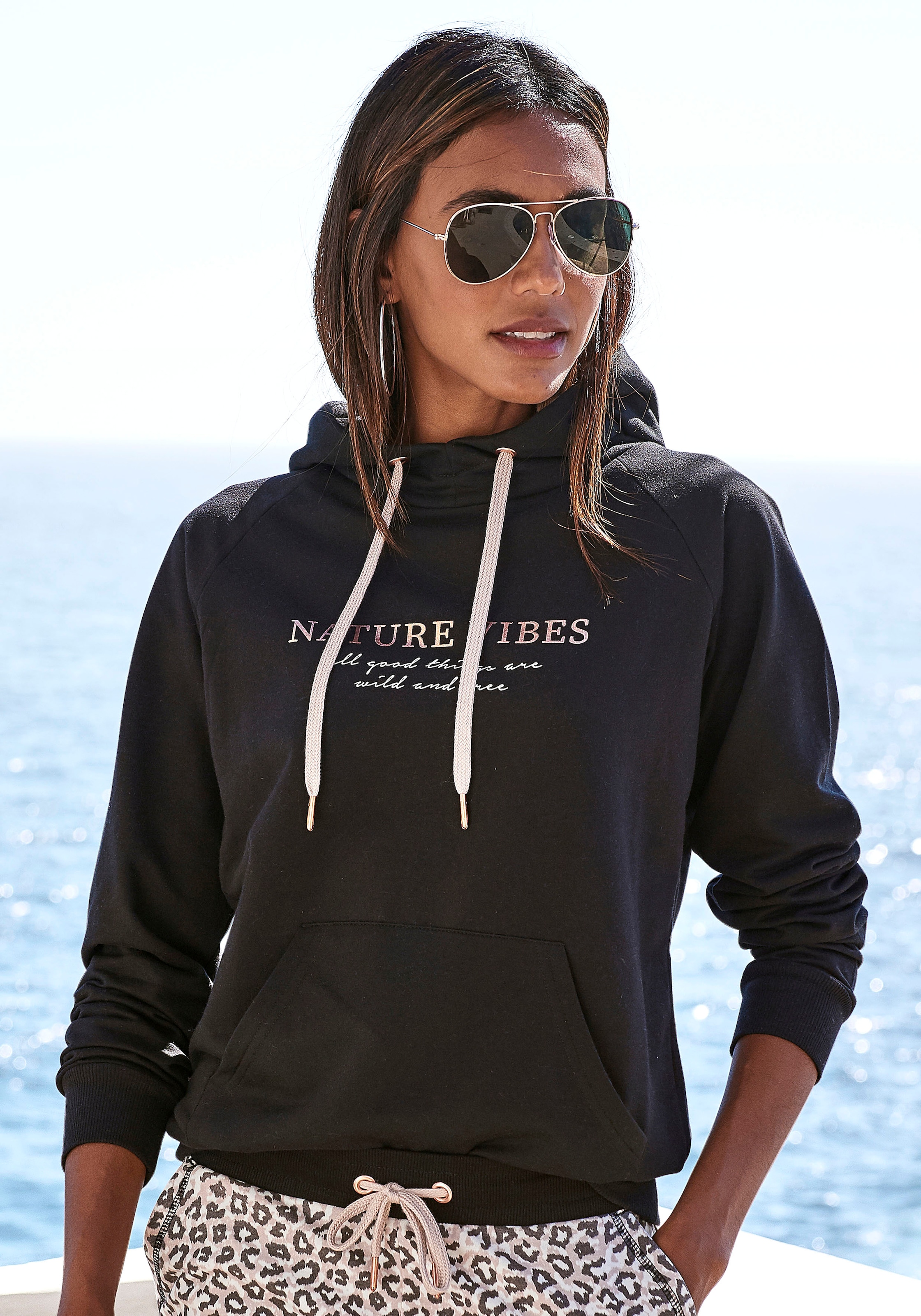 LASCANA Hoodie, mit Kängurutasche, Loungewear günstig online kaufen