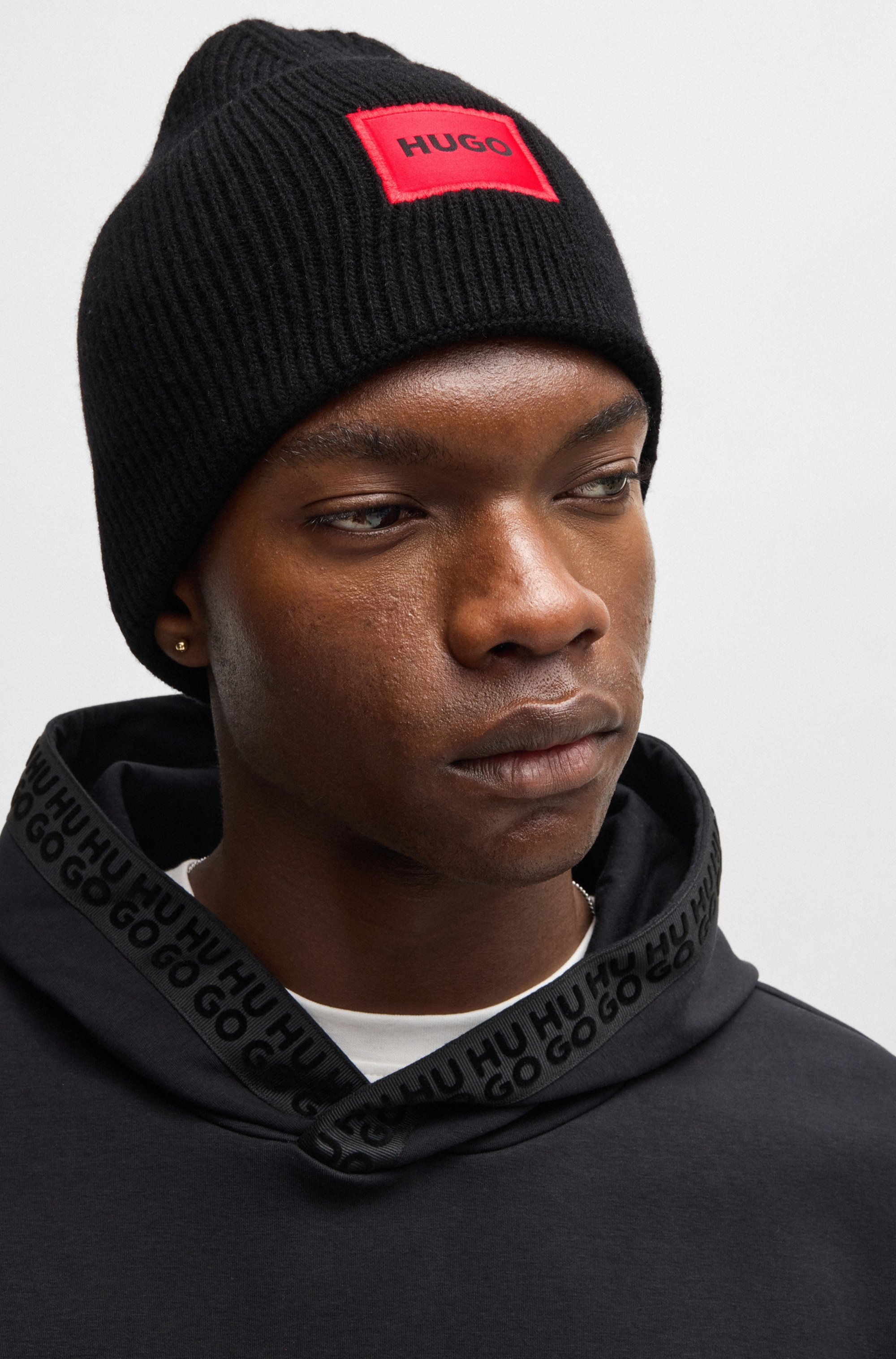 HUGO Beanie "Xaff 6", mit Logobadge günstig online kaufen