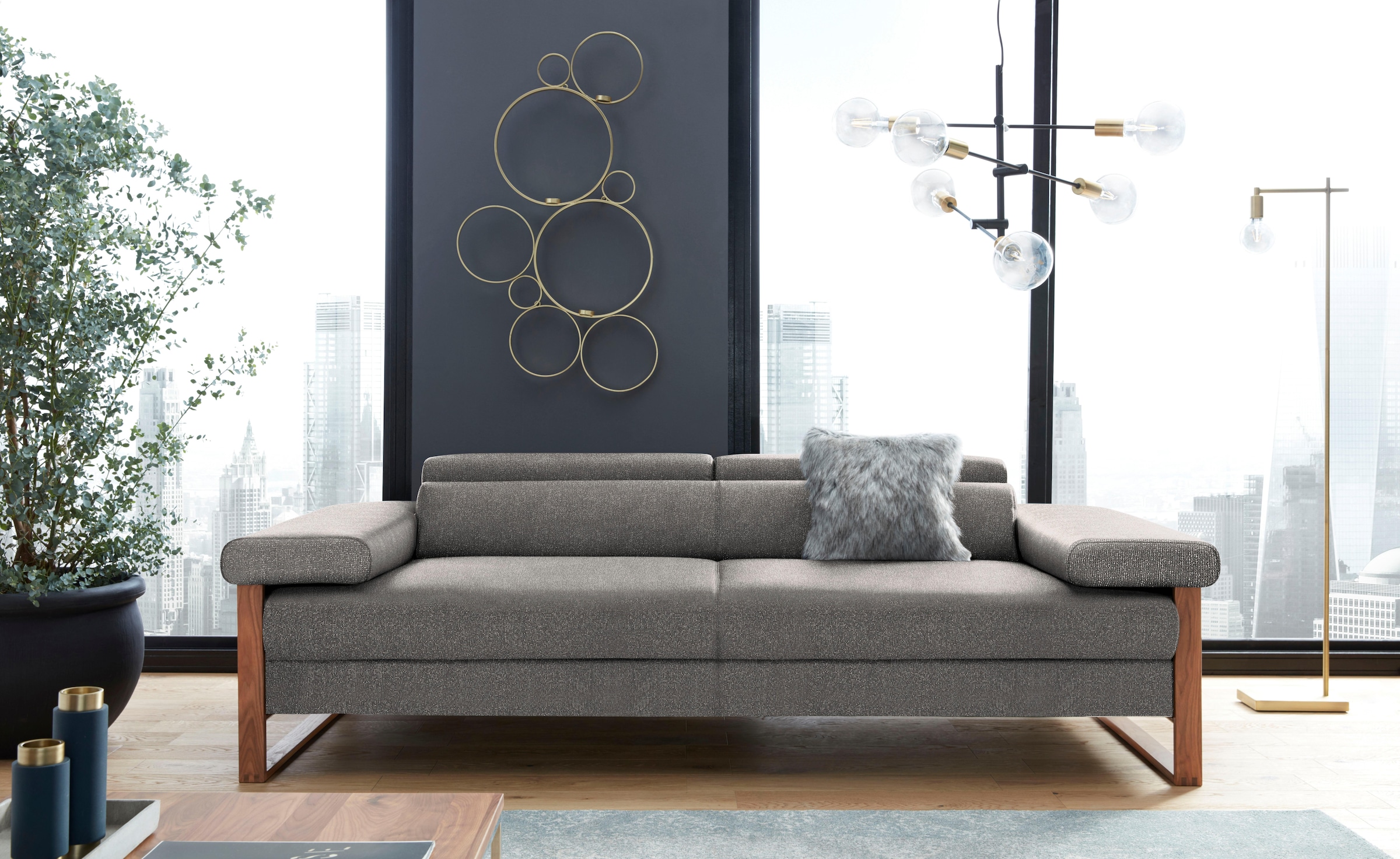 W.SCHILLIG 2,5-Sitzer "finn" German Design Award 2016, Fußgestell Nussbaum natur, Breite 230 cm
