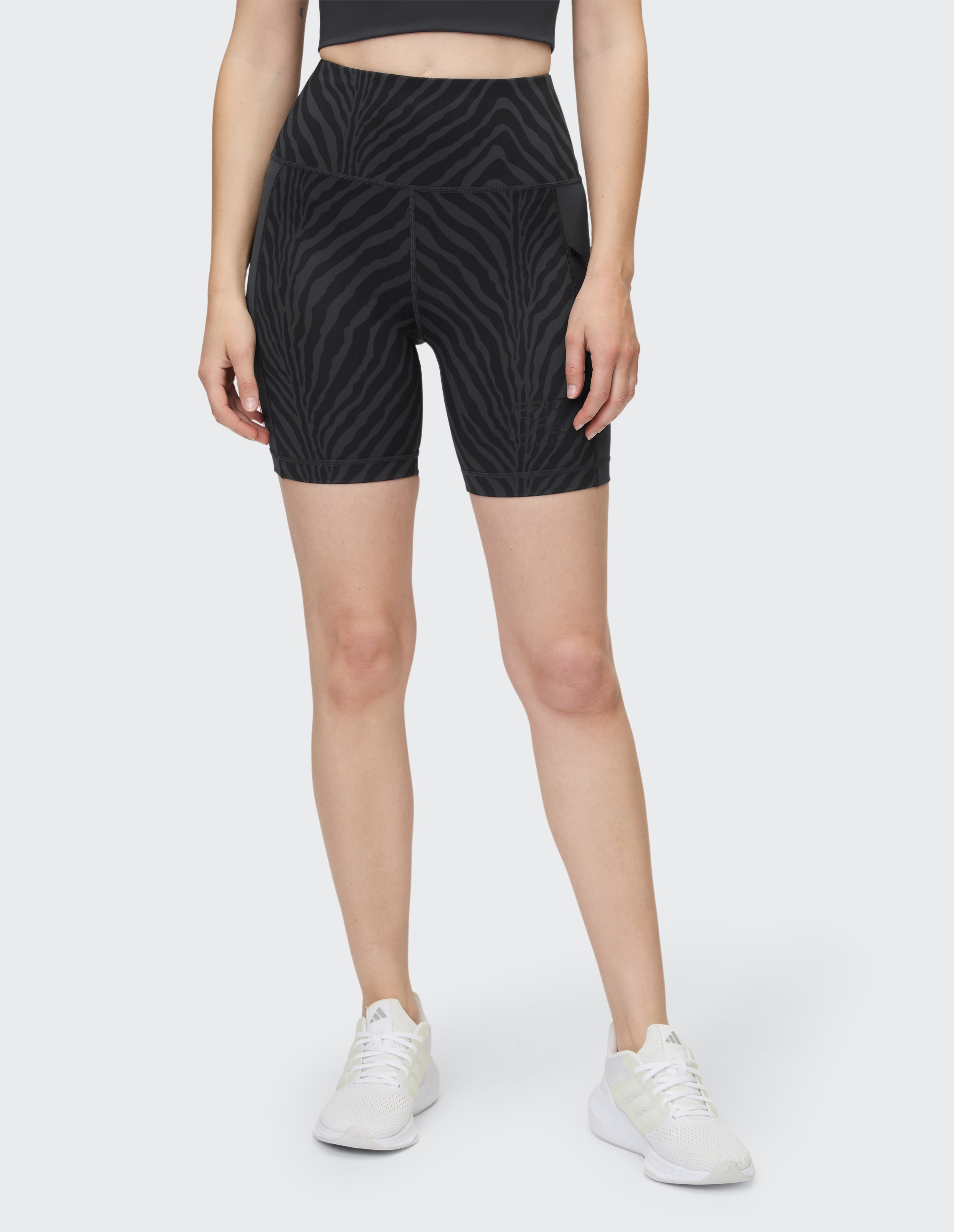 Venice Beach Funktionstights "TIGHTS SHORTS GLENDALE" kurze Variante, mit Elasthan-Anteil, aus Polyester und Elasthan