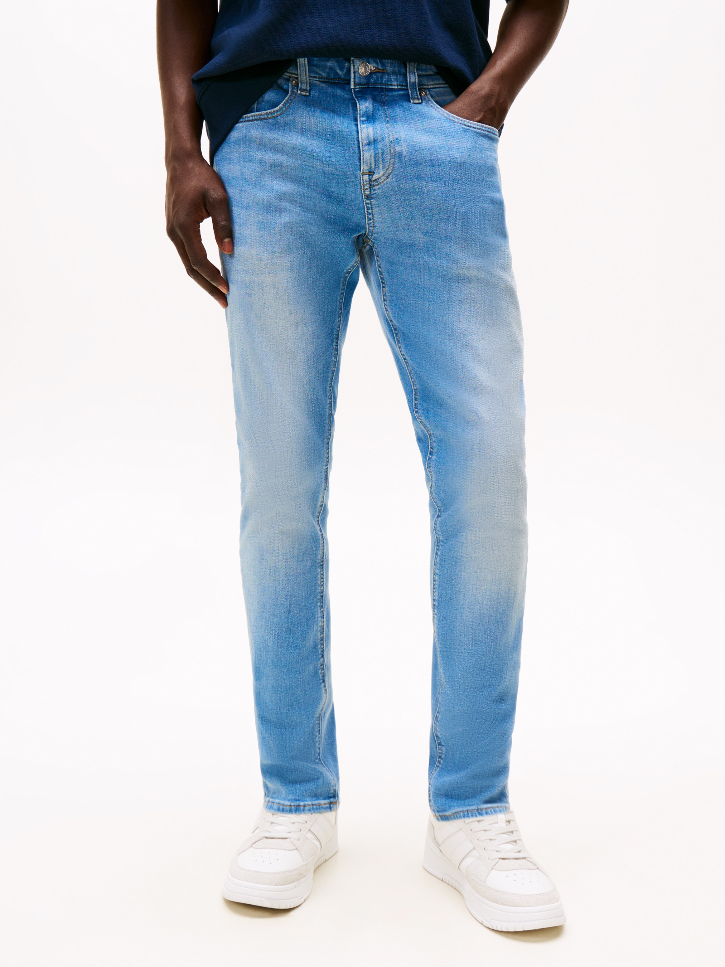 Tommy Jeans "Austin Slim Tapered" zum Knöchel hin schmaler werdende Jeans mit mittlerer Leibhöhe