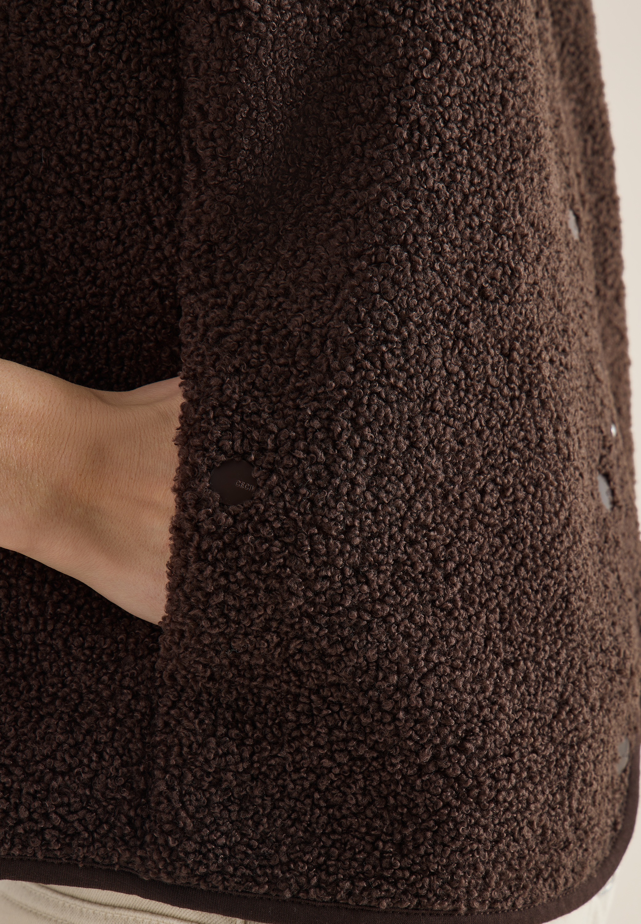 Thumbnail - Cecil Fellweste "Curly fake Wool" in Woll-Optik