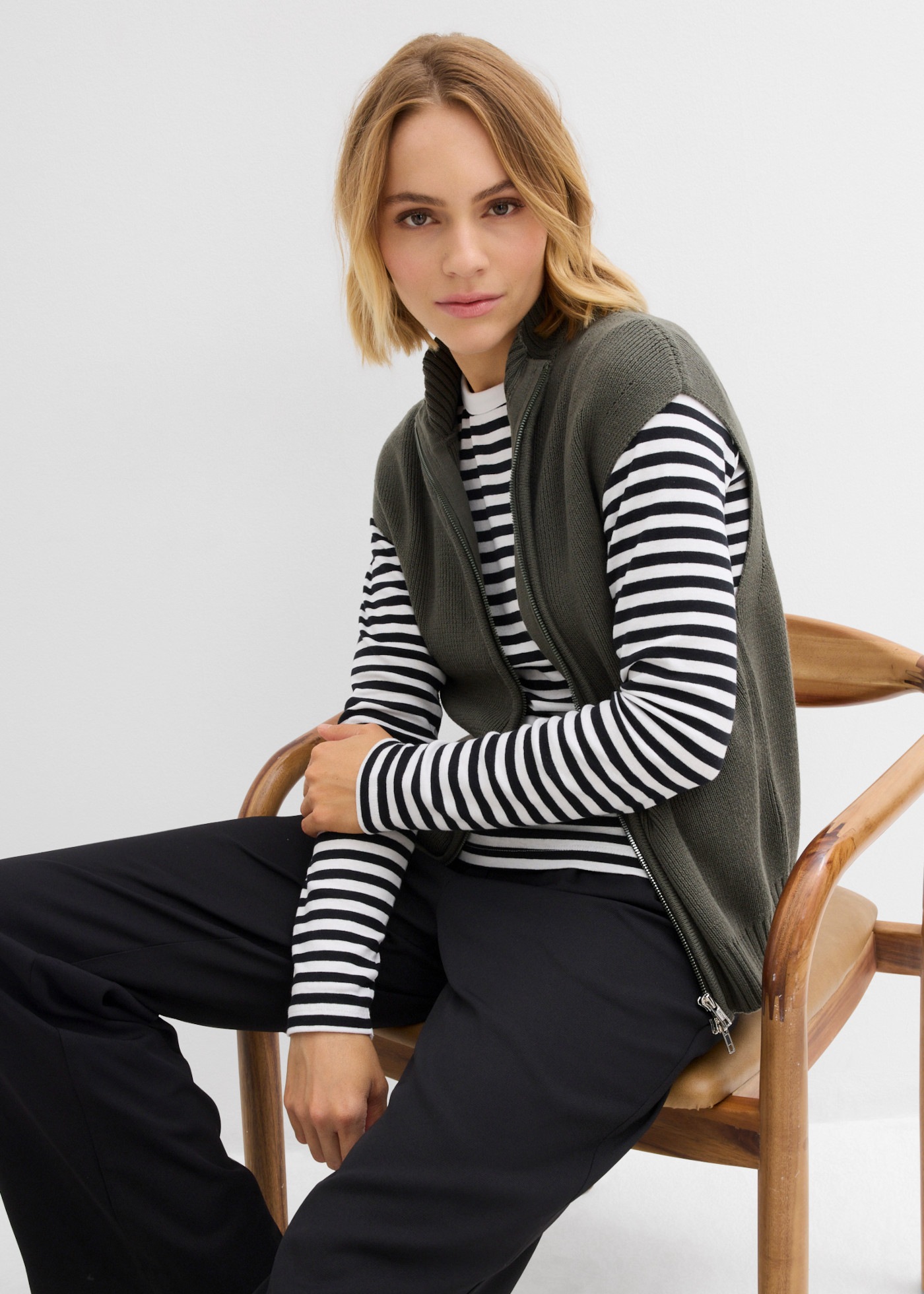 bonprix Strickweste mit Zip-Detail, Oversize-Passform, aus Baumwolle und Polyacryl